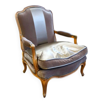 Superbe bergère à dossier à la reine