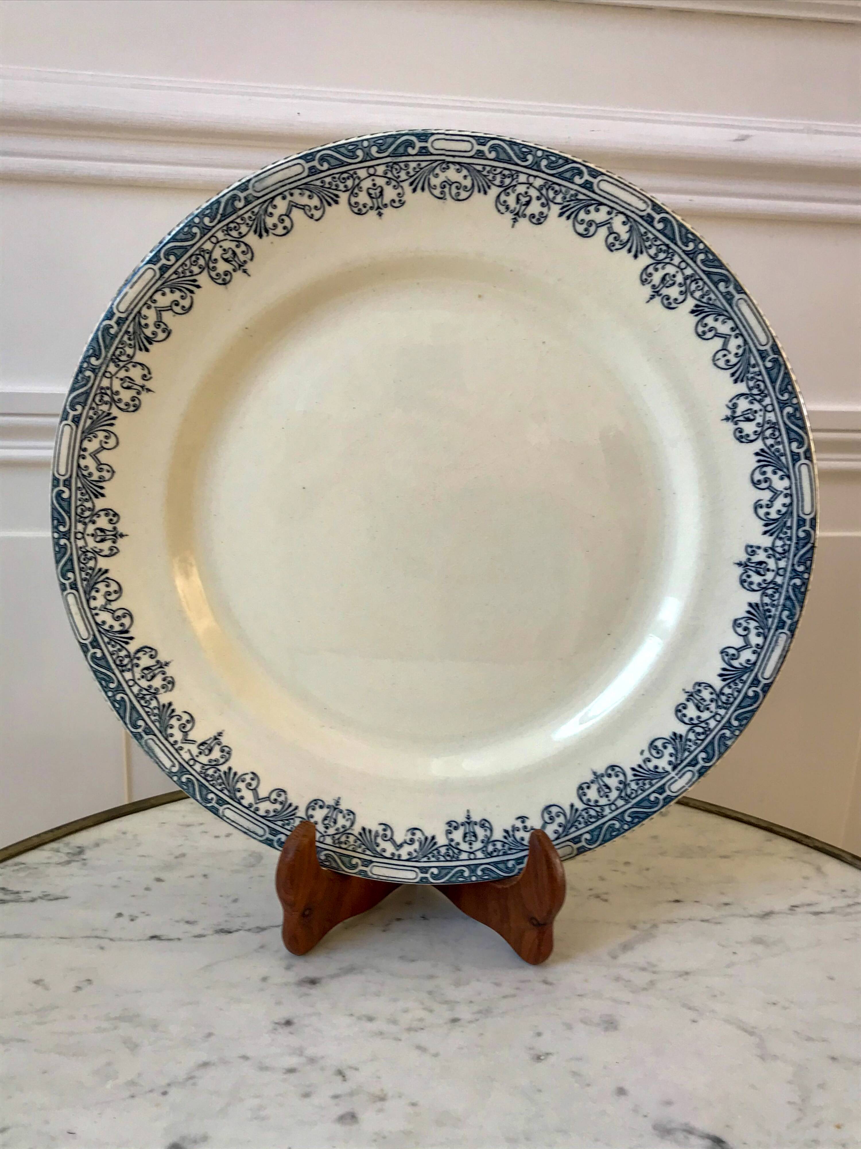 round dish A&C Salins Burgundy model late 19th century