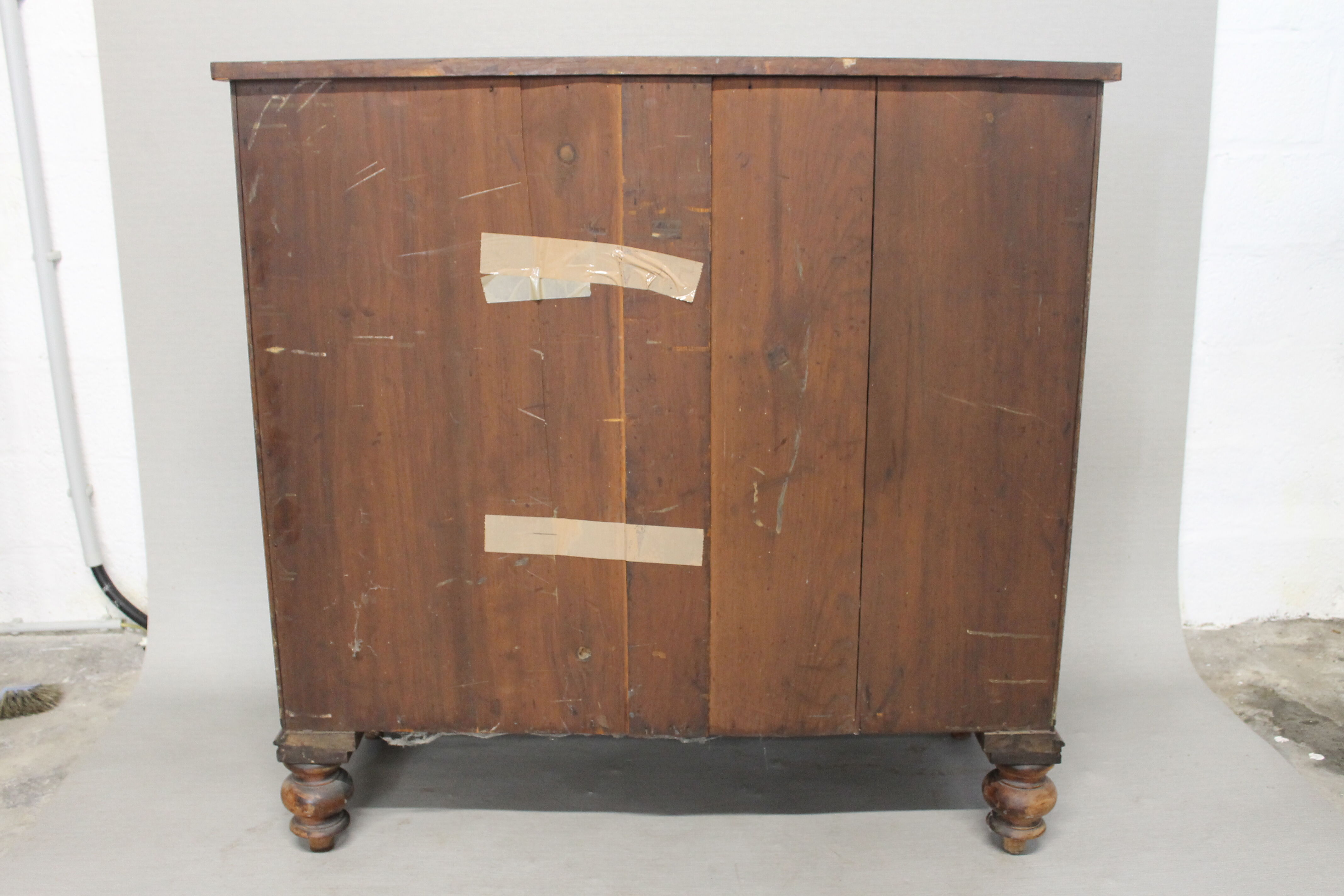 Mahogany veneer curved, English work, circa 1840