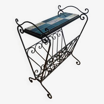 Vintage magazine rack in wrought iron and earthenware