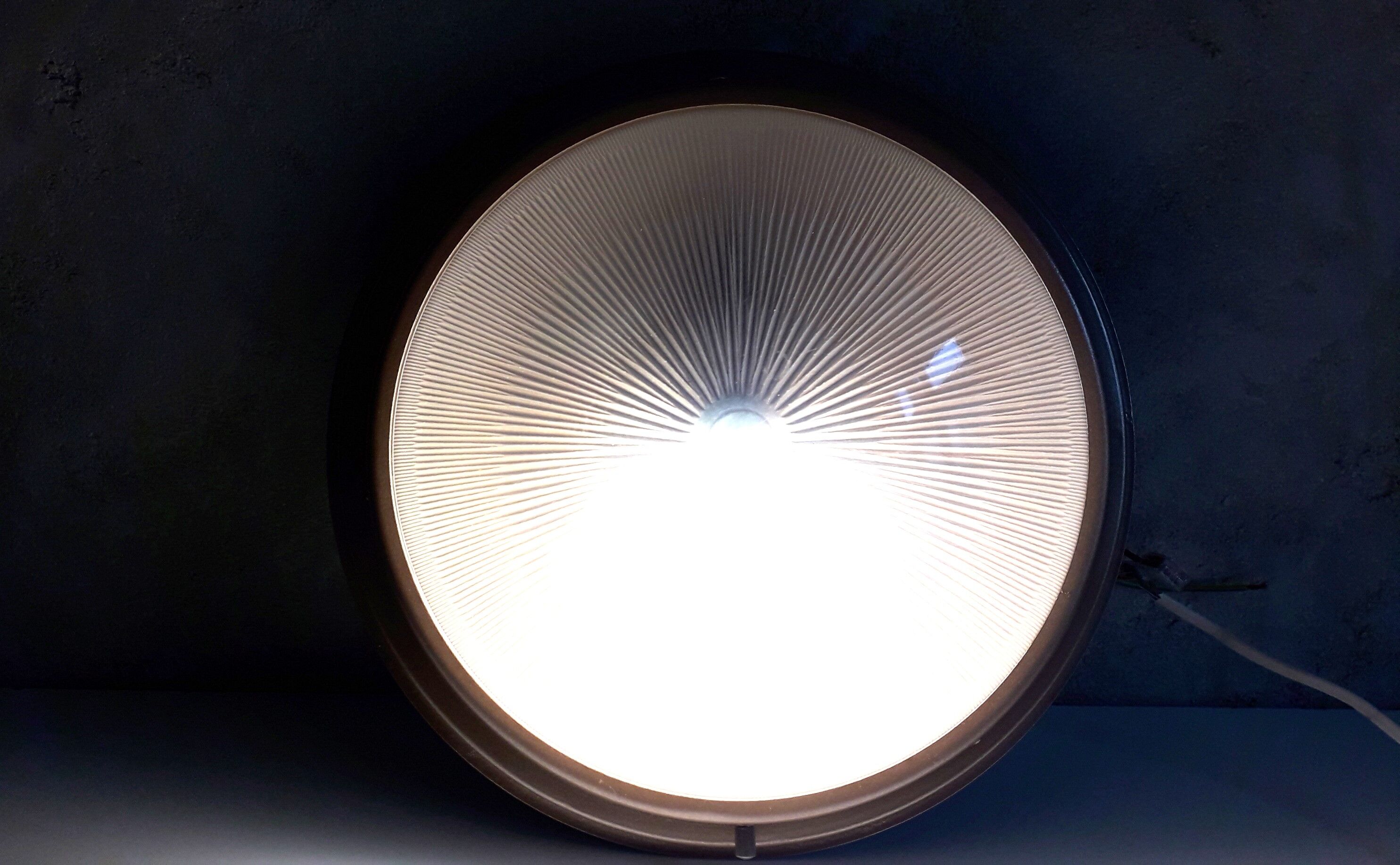 Holophane ceiling lamp