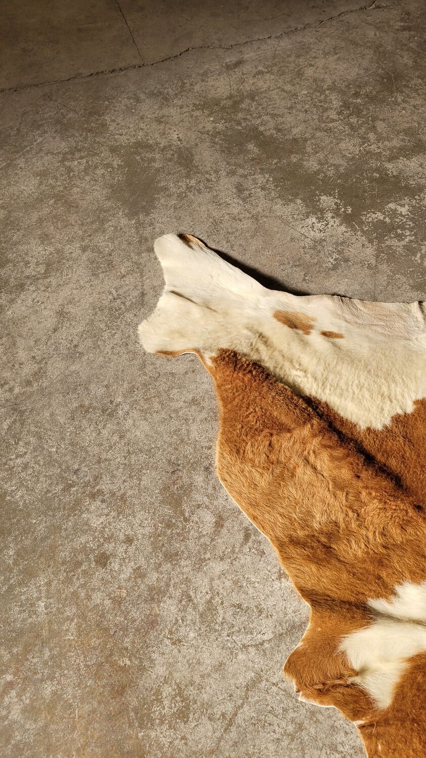 Tapis peau de vache vintage 1970