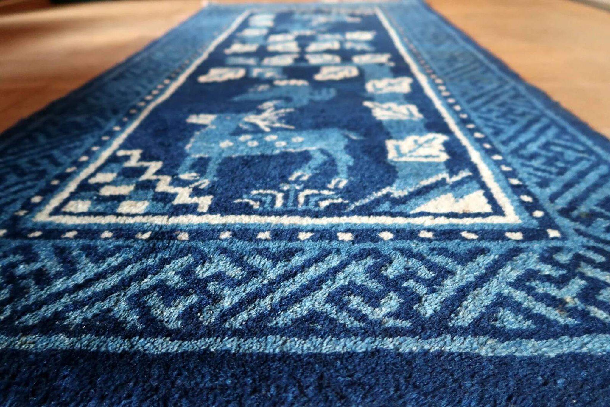 1900s Chinese PaoTao wool rug with deer, blue & ivory, 67 × 131 cm - 1C1306