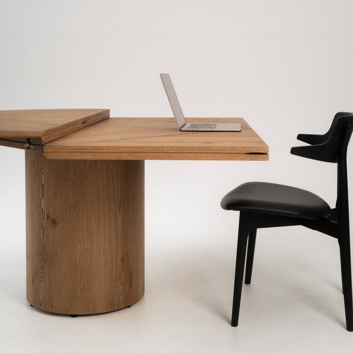 Natural Oak Round/Square Table
