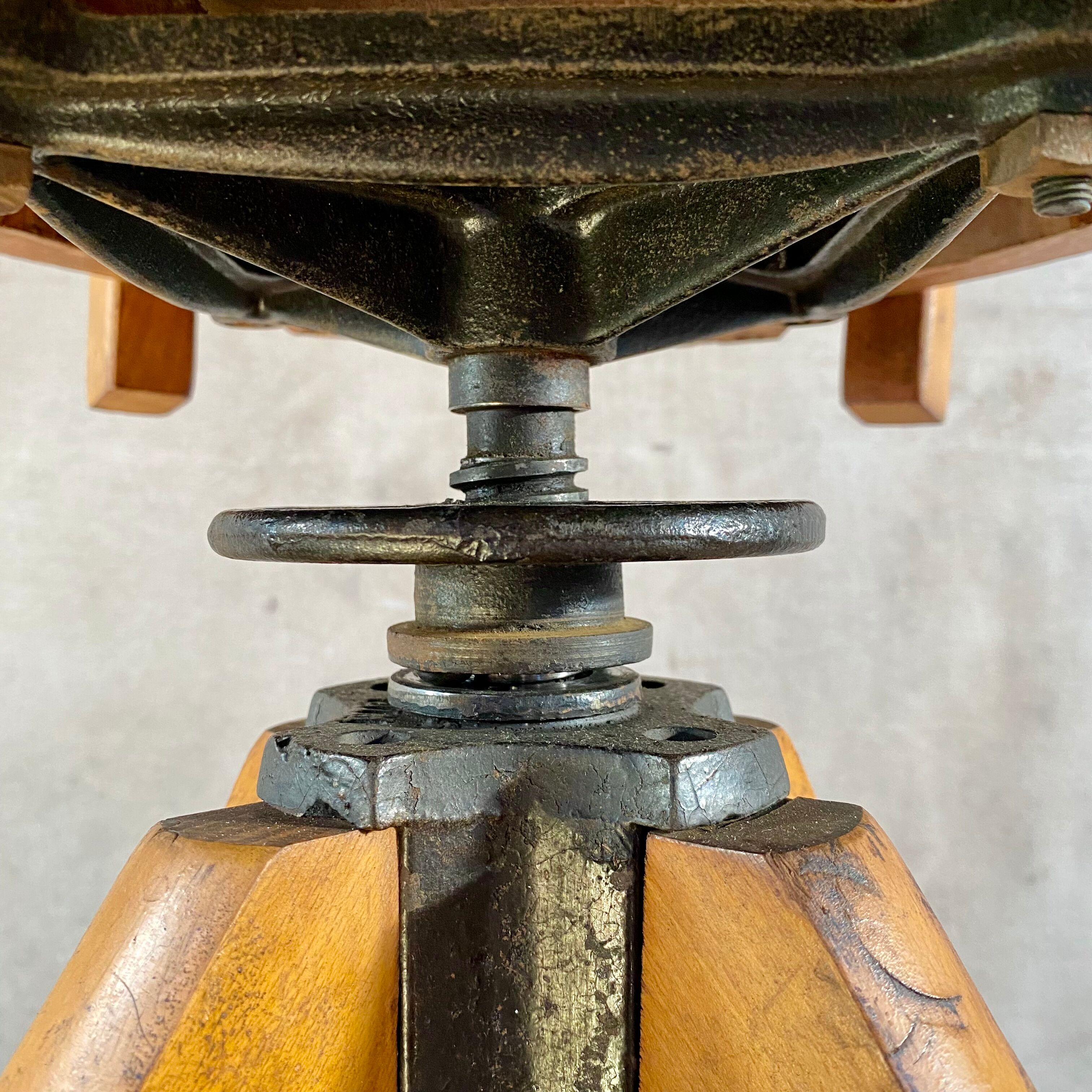 Baumann workshop chair