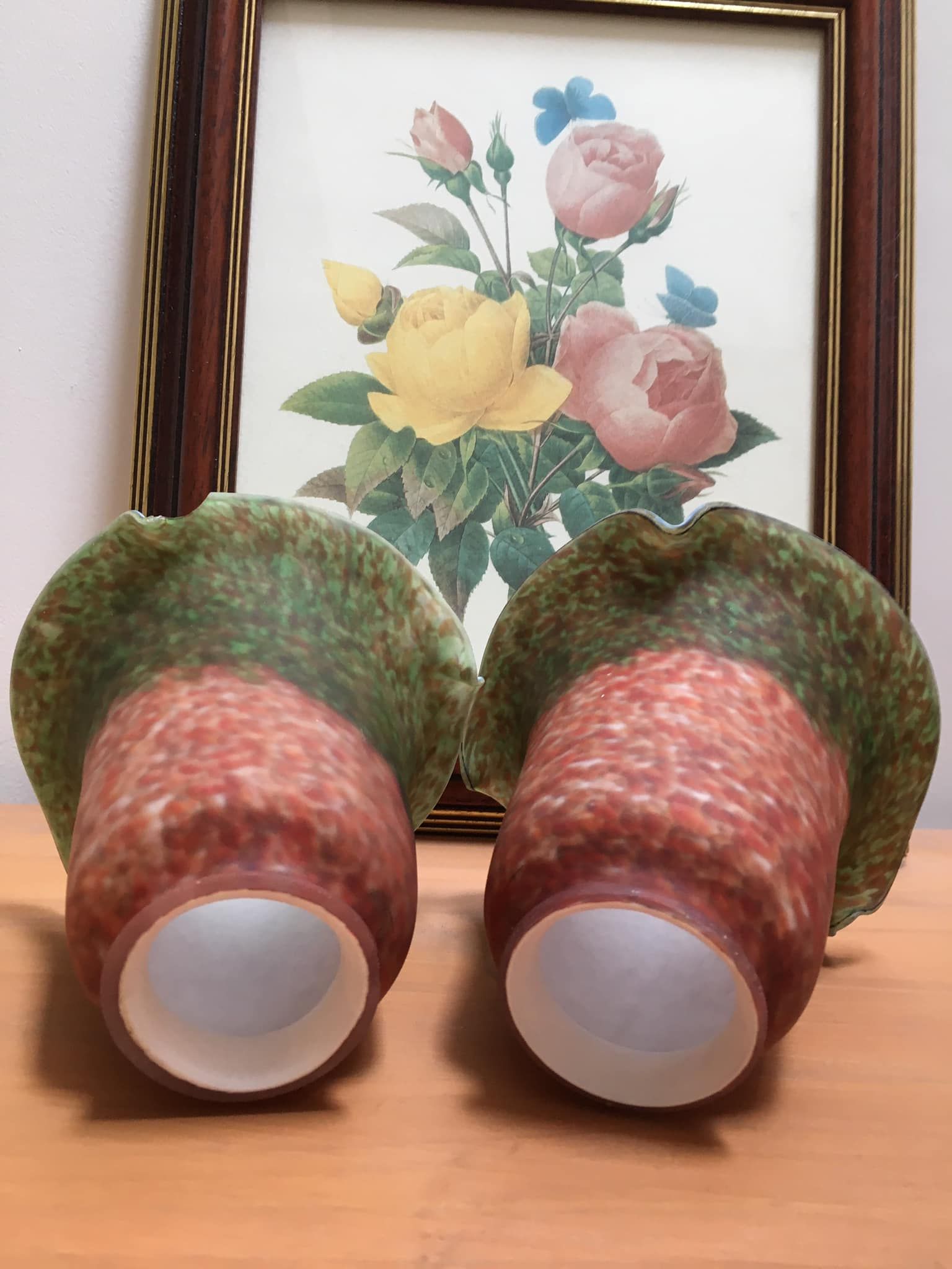 Two speckled glass paste tulips tones red and green on the bottom border