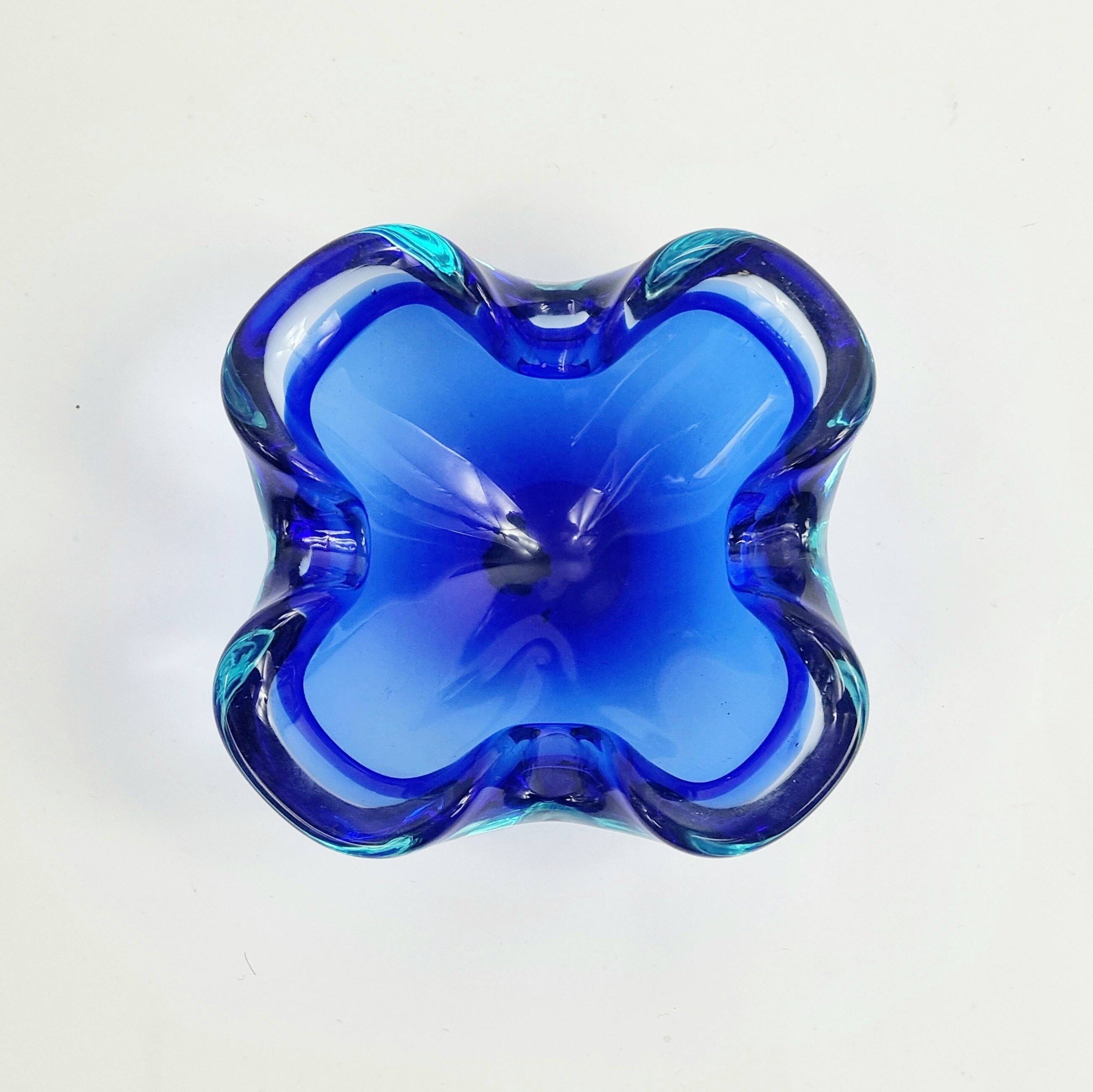 Murano glass Sommerso ashtrays from the mid-century by F. Poli for Seguso
