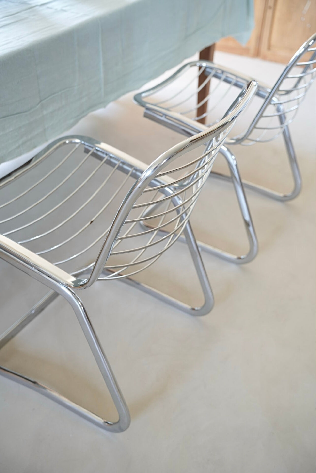 Lot 2 chaises métal chromé Gastone Rinaldi