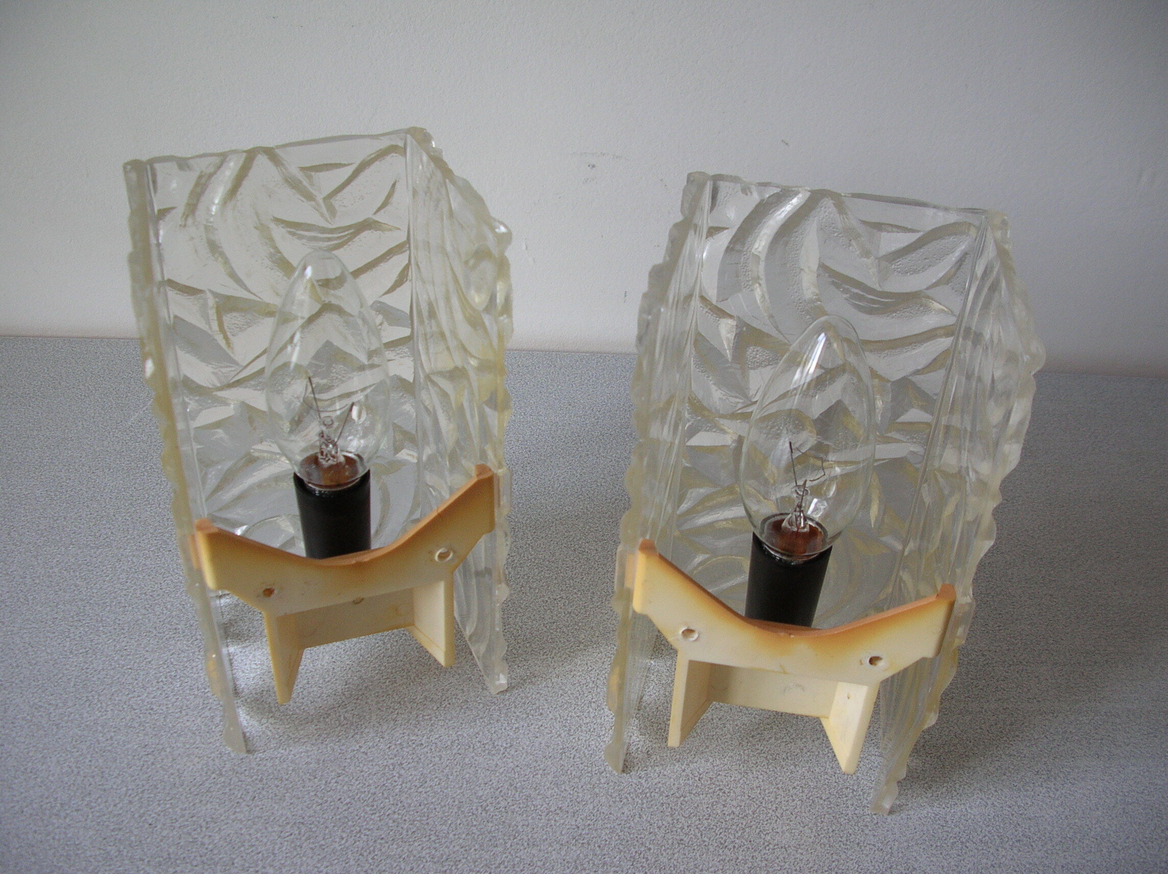 Old pair of wall lights 1970