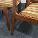 Ensemble de quatre chaises de salle à manger