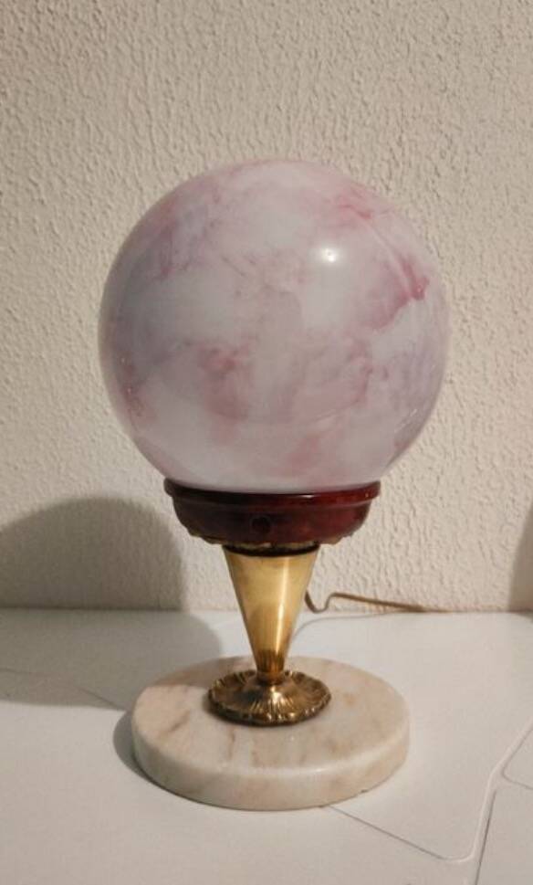 Lampe pied en marbre et globe effet marbré rose vintage 1970