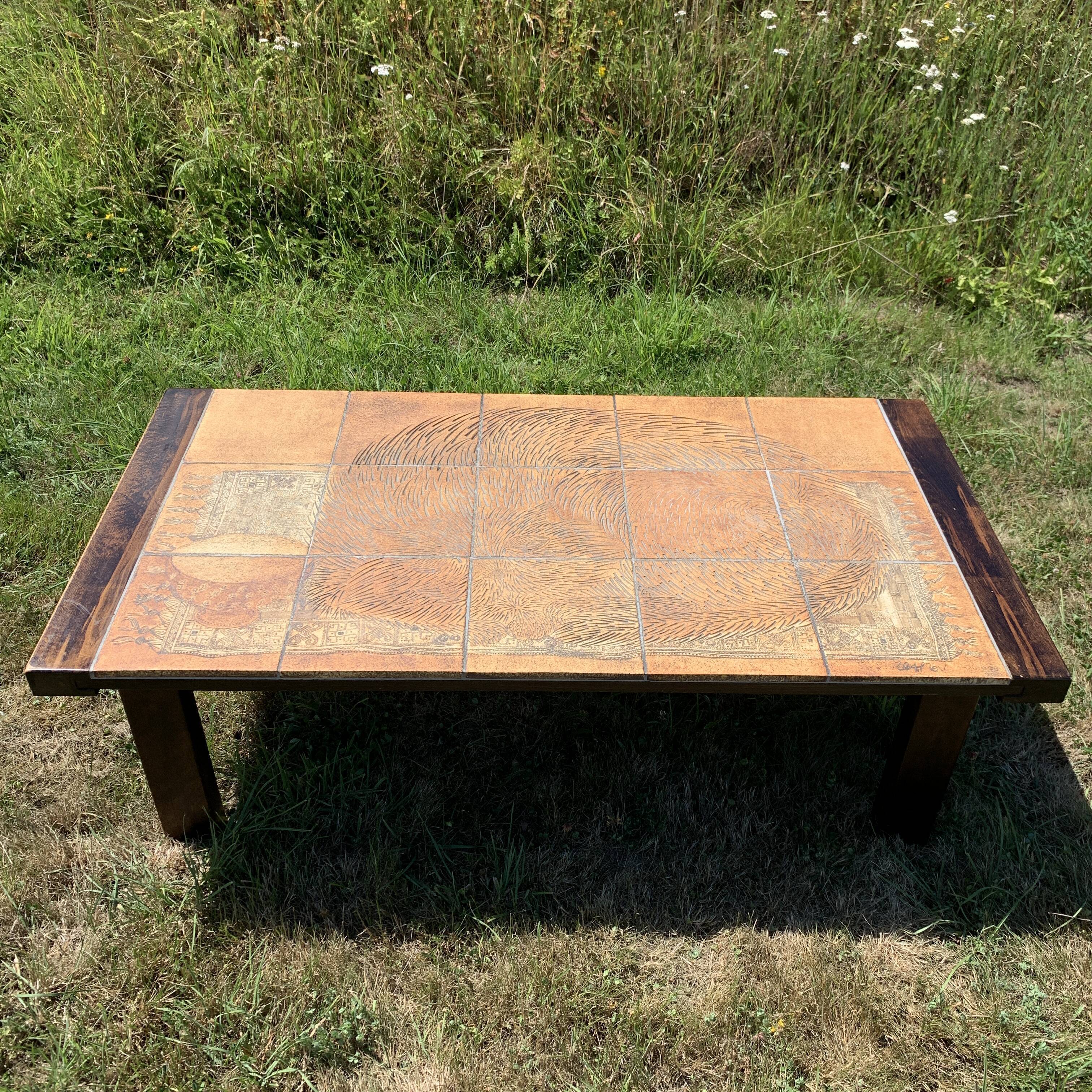 Capron ceramic coffee table the sleeping cat