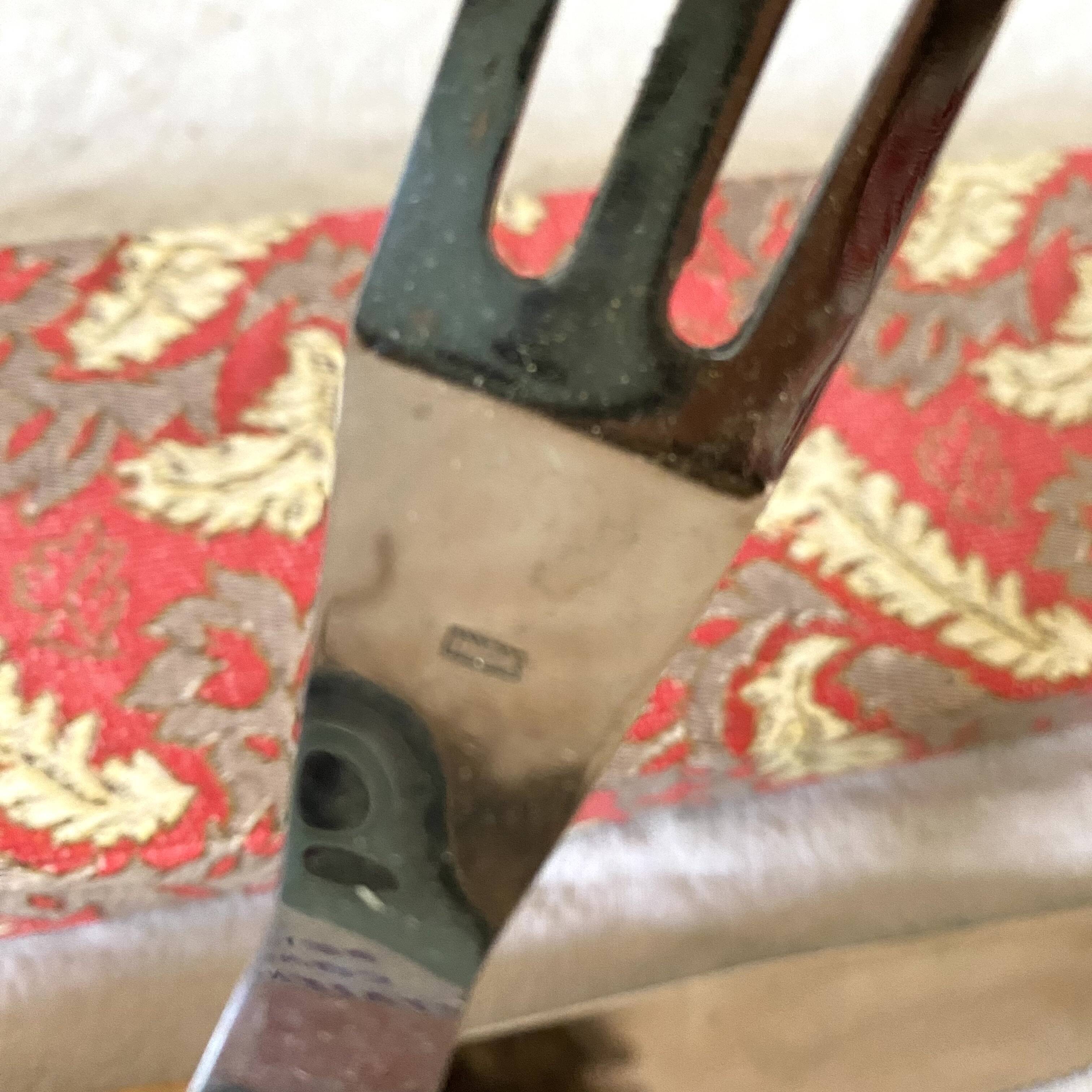 Fourchette et couteau à découpe en inox et bois gravé