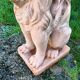 Paire de lion de jardin en terre cuite ancien