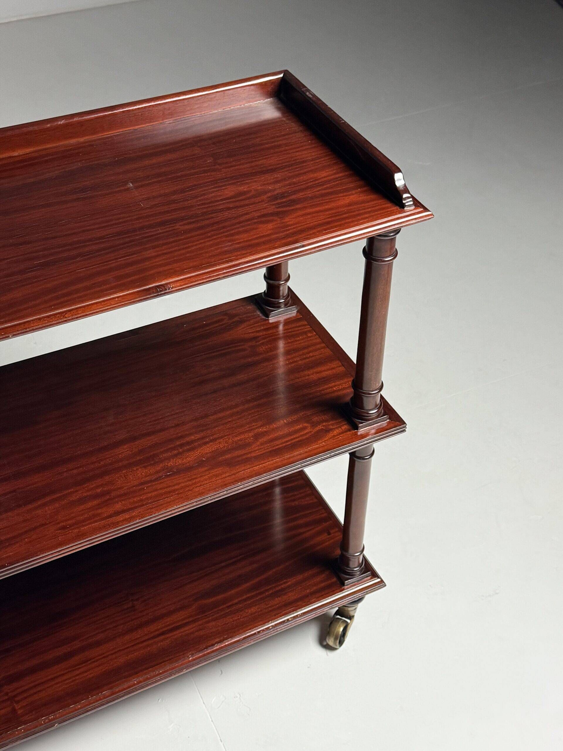 Mahogany étagère 20th century