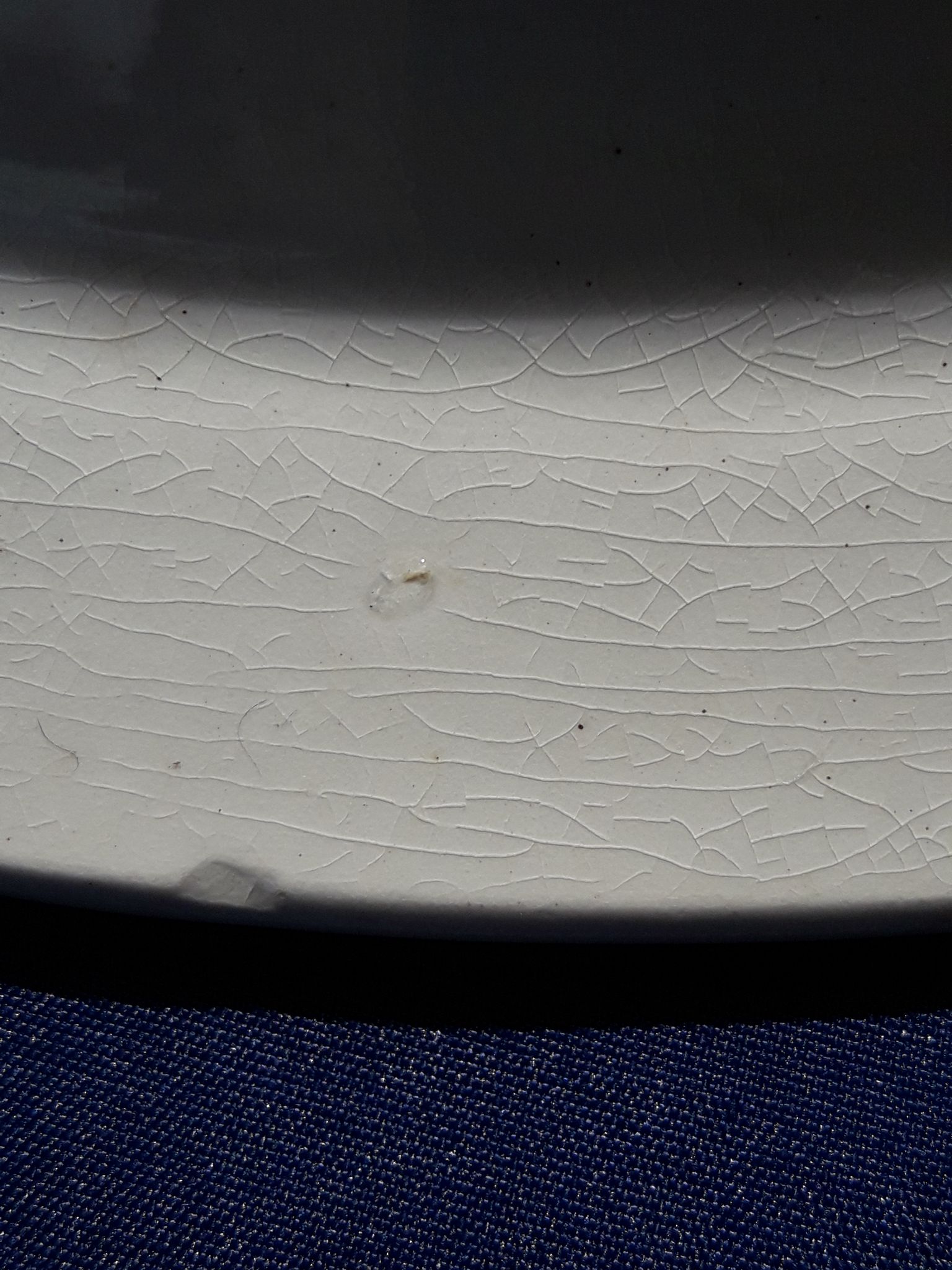 Plat rond creux en faïence de Badonviller modèle Louise diam 27 cm