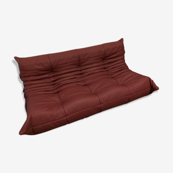 Sofa 3 places "Togo" red leather designed by Michel Ducaroy 1973