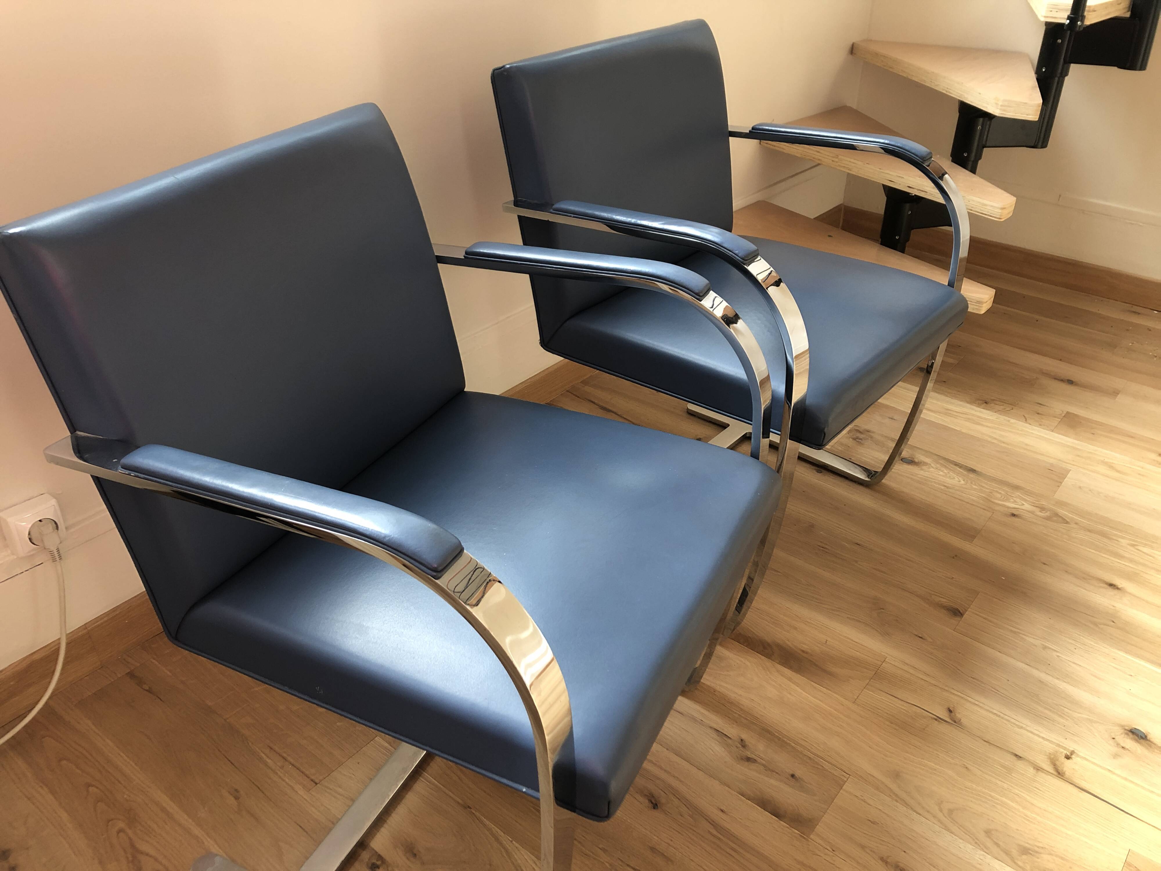 PAIR OF BRNO Knoll ARMCHAIRS, design Mies van der Rohe