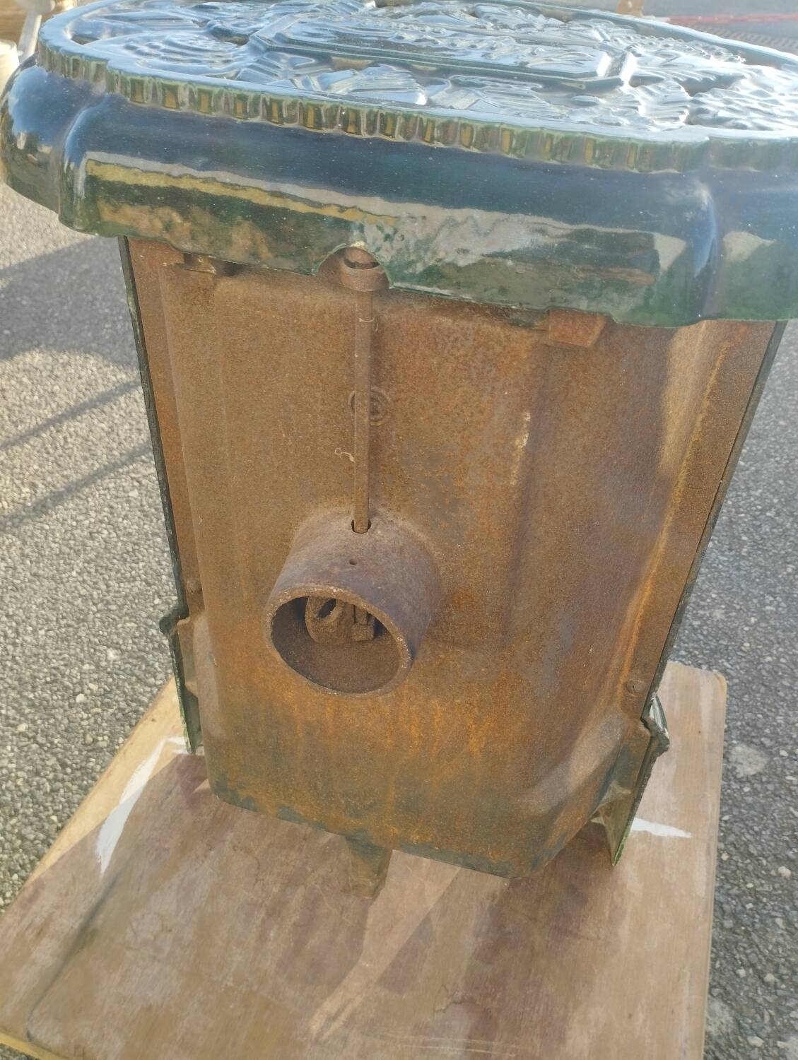 Lilyver Deville cast iron wood stove