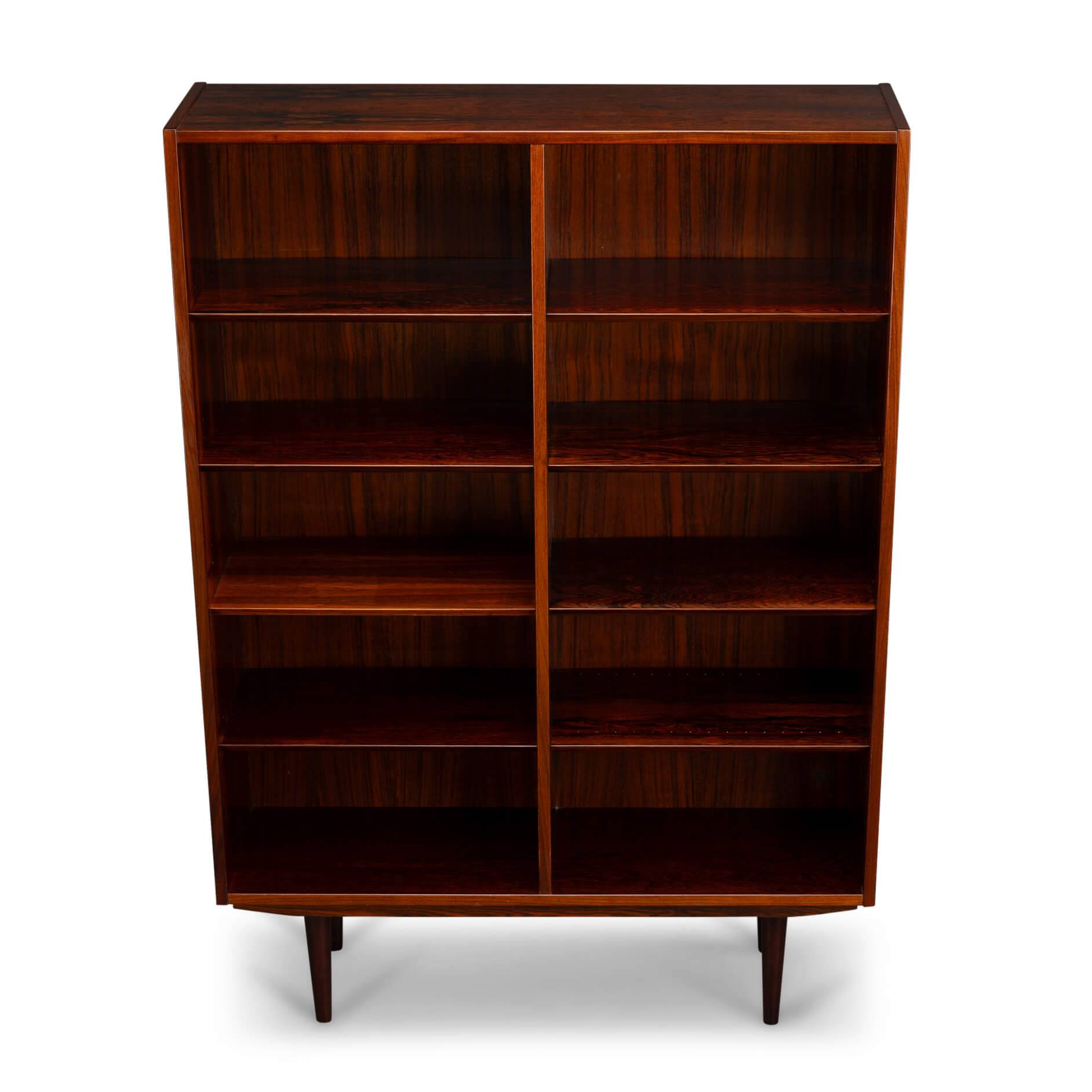 Bibliothèque en palissandre danois fabriquée par Hundevad & Co, années 1960.