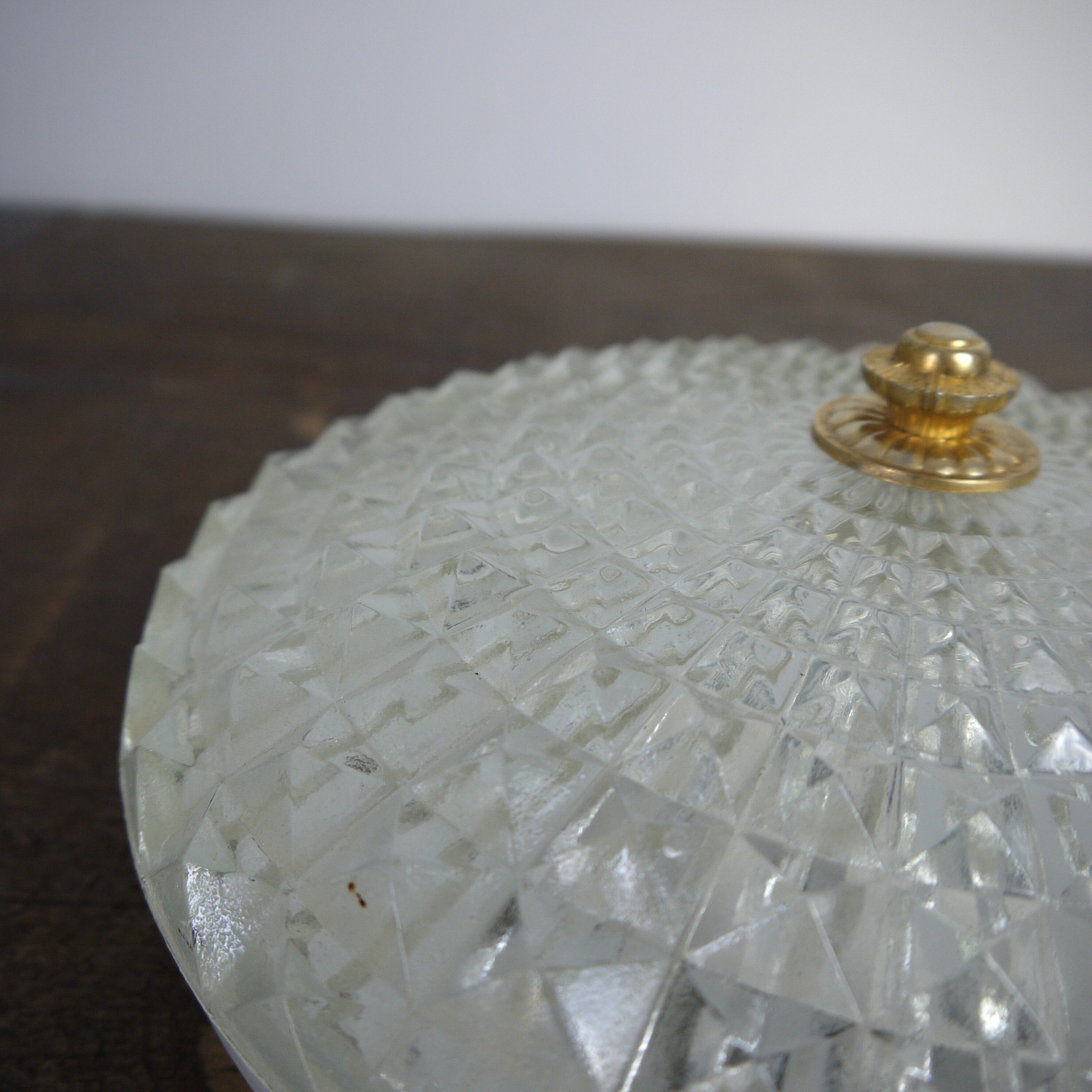 Round chiseled glass ceiling