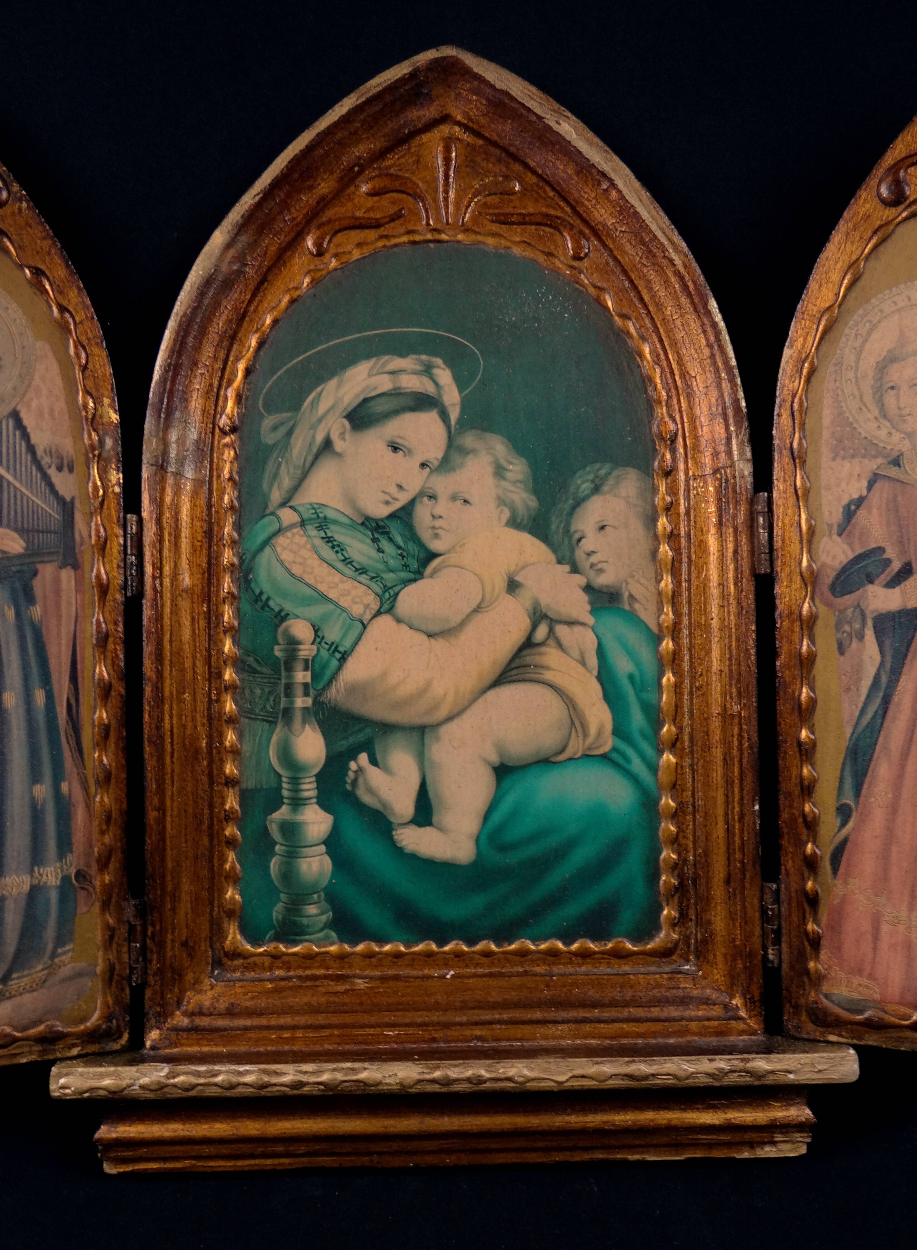 Florentine-style religious triptych in carved wood and gilded stucco, mid-20th century