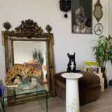 Ceramic pedestal column