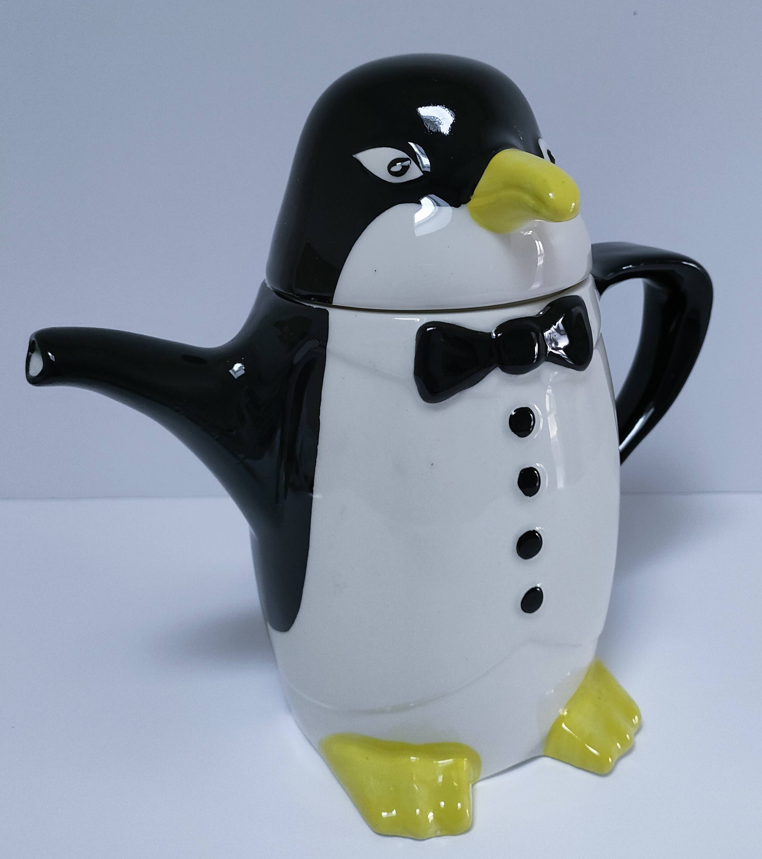 penguin teapot earthenware stamped 70s