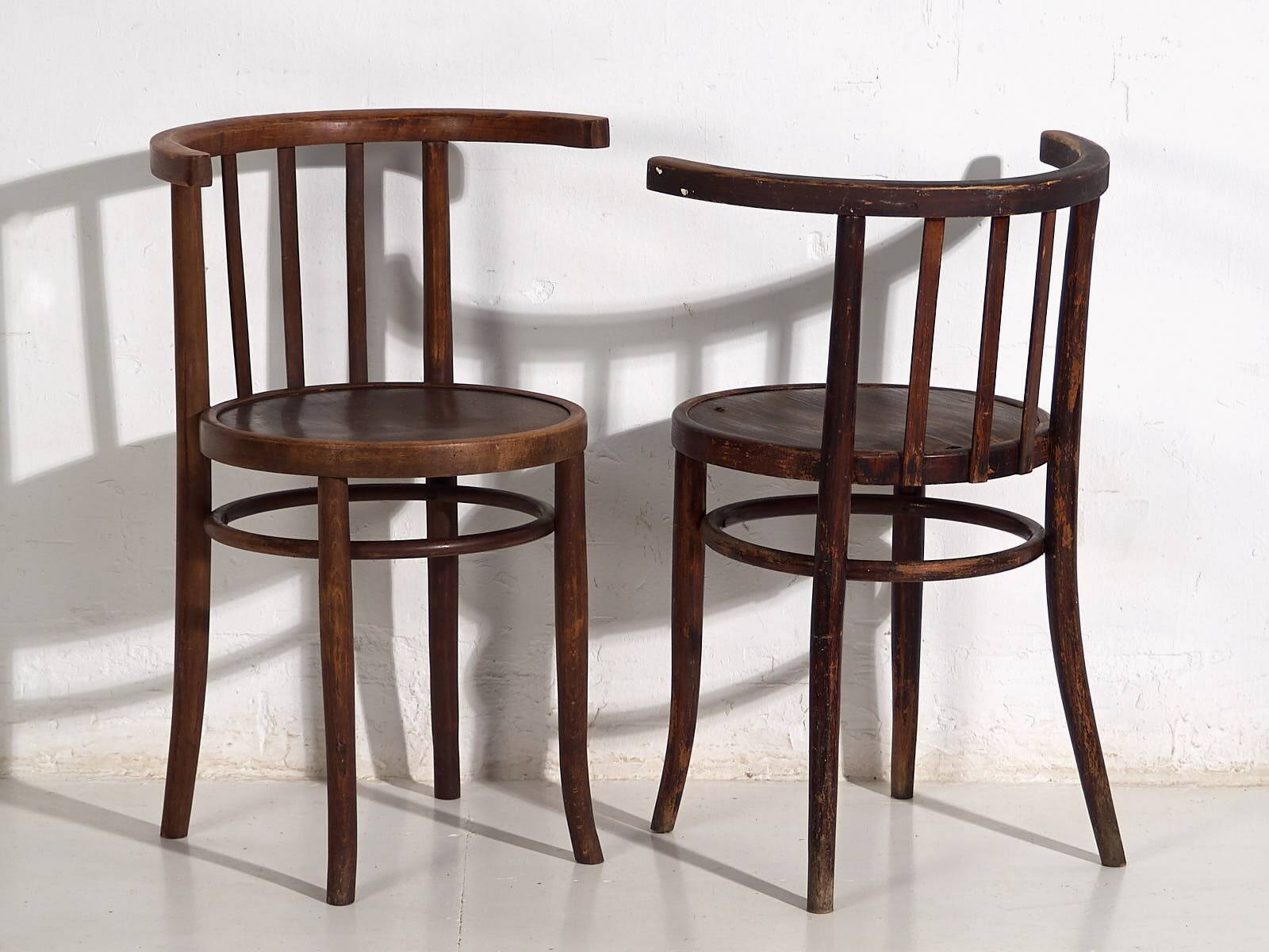 Antique bentwood chairs (circa 1920). Set of 4 pieces no. 2