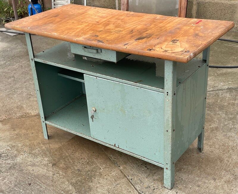 Establishment iron tray wood panel, as it stands