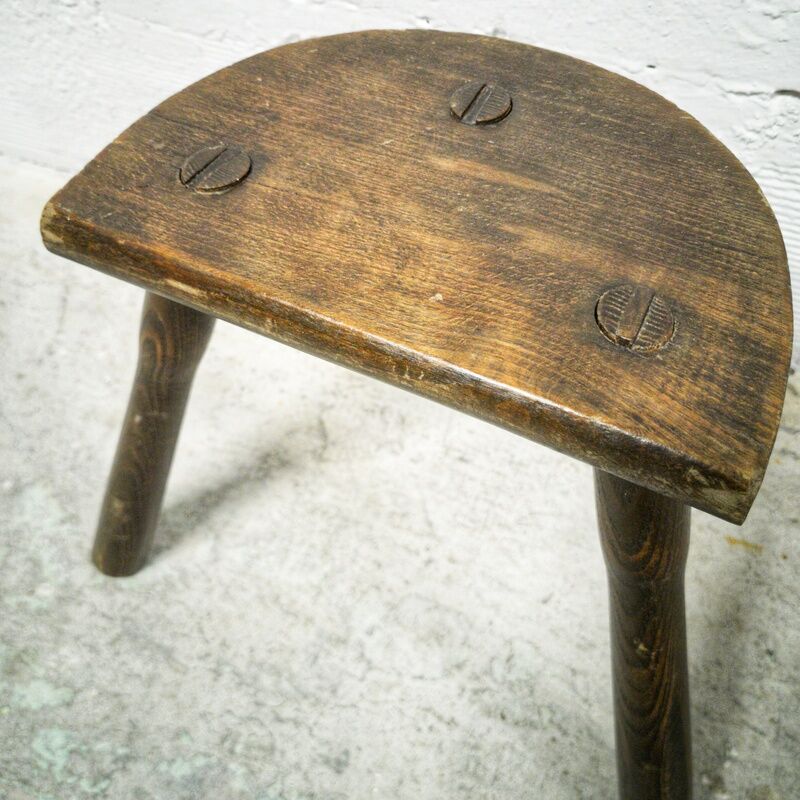 Tripod cowherd stool