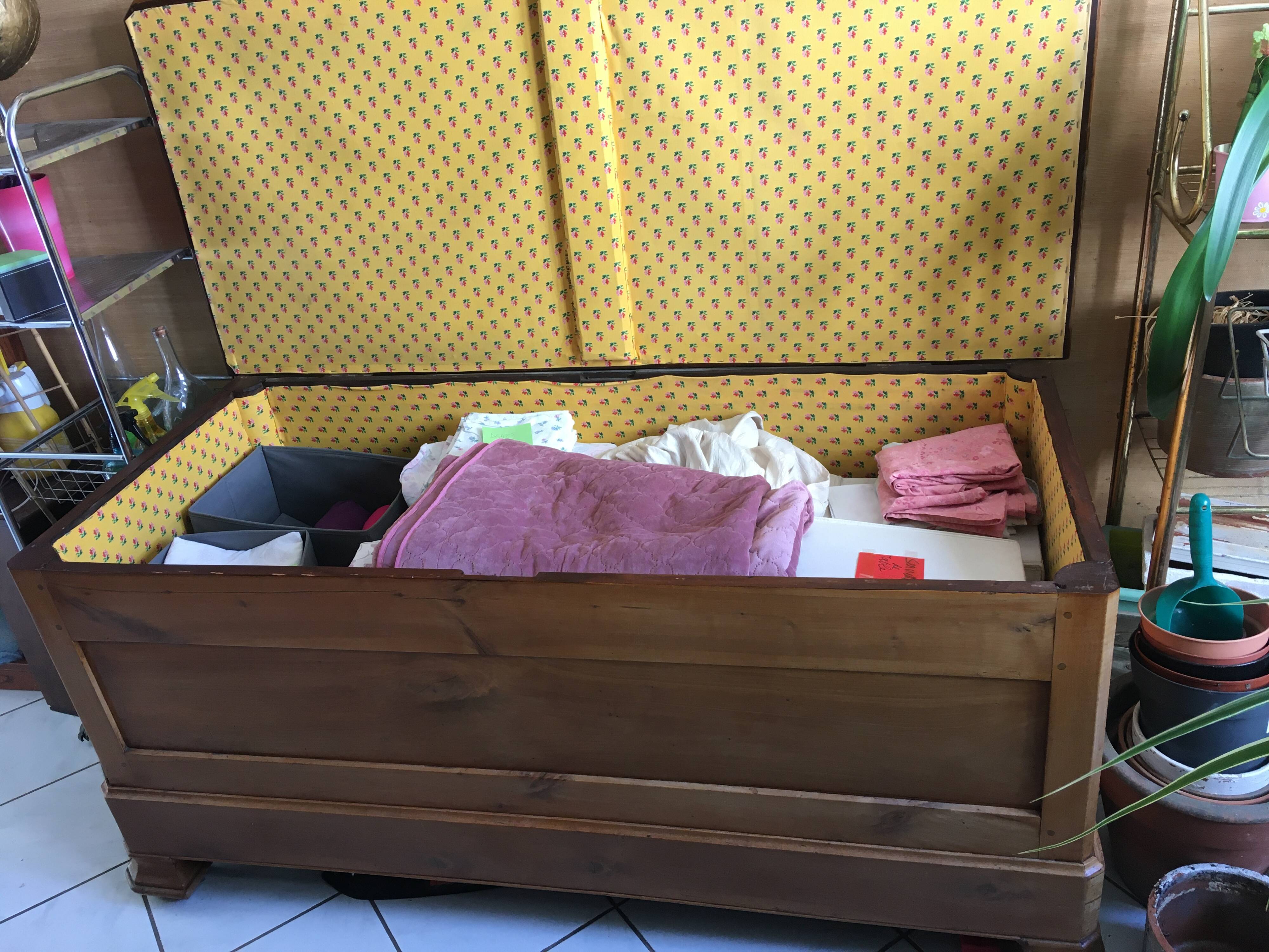 Breton hutch in solid walnut