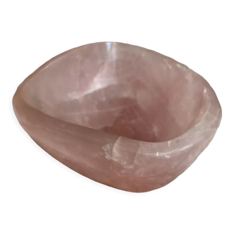 Cendrier en quartz rose poli à main Madagascar