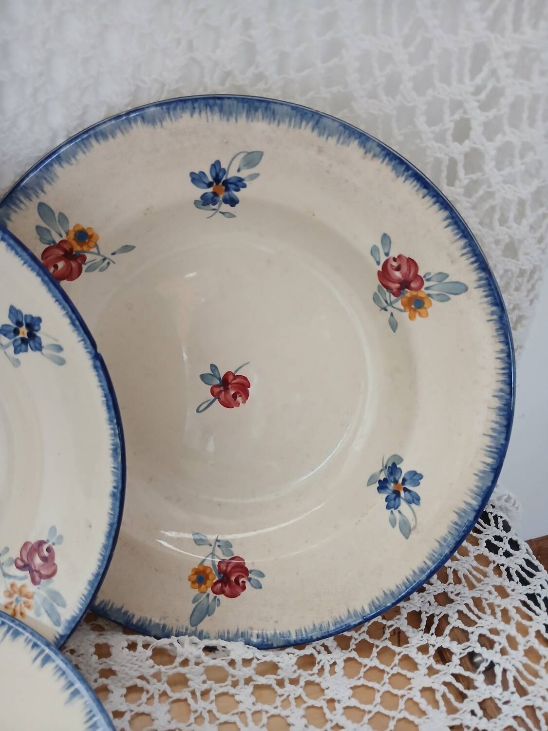 7 Digoin and Sarreguemines soup plates