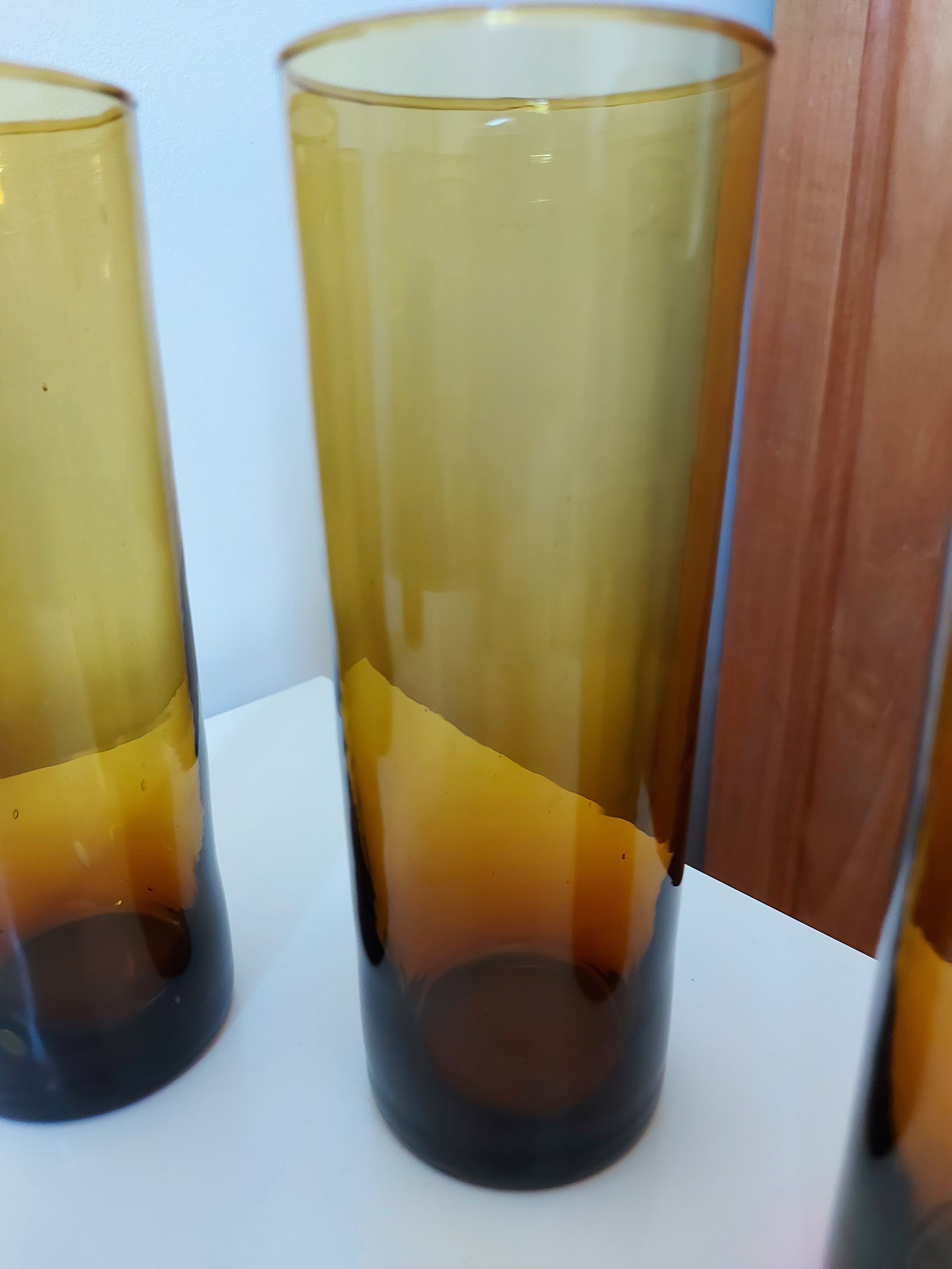 Set carafe and 5 amber glasses