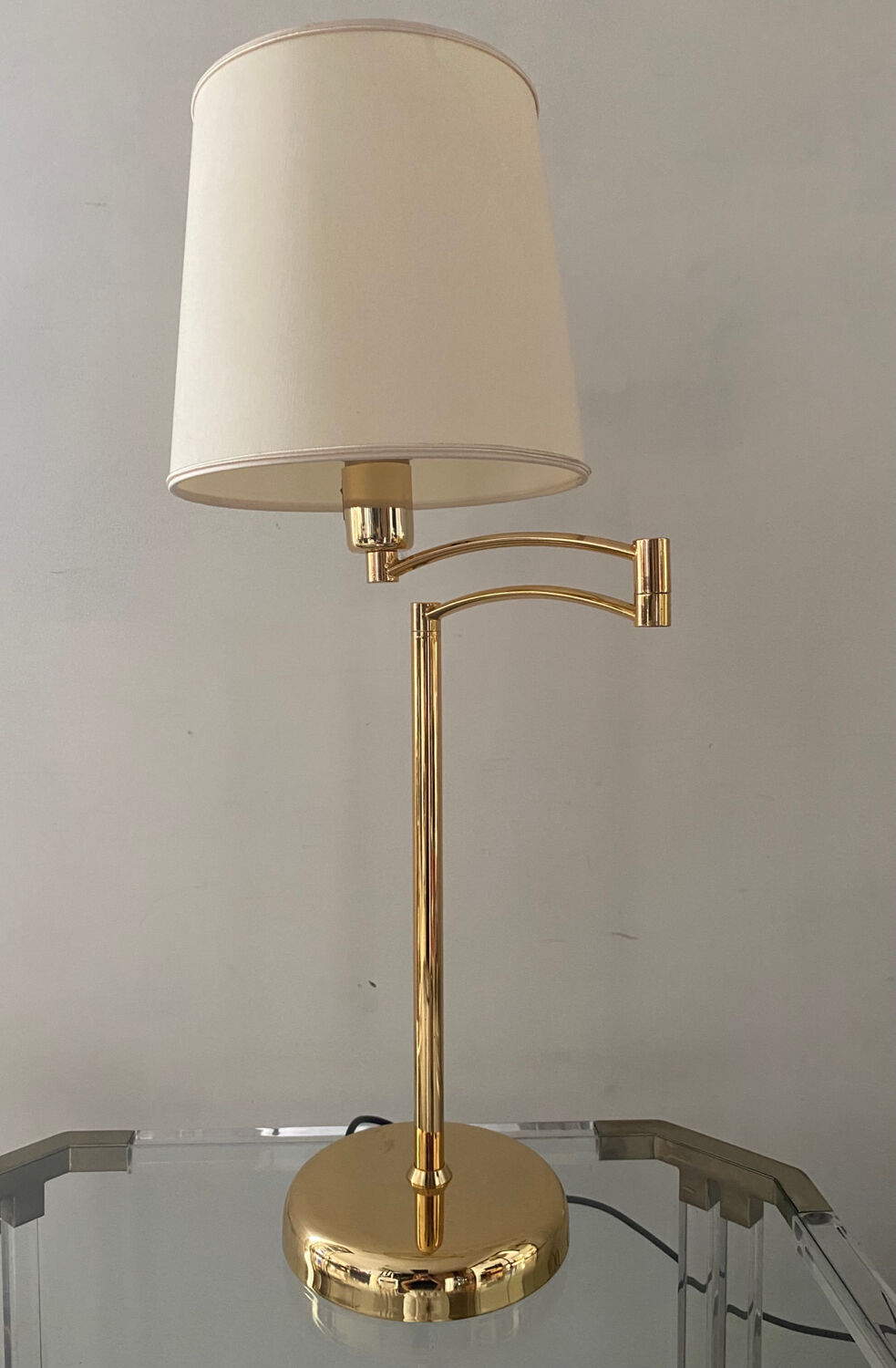 Vintage e-reader lamp from the 70s