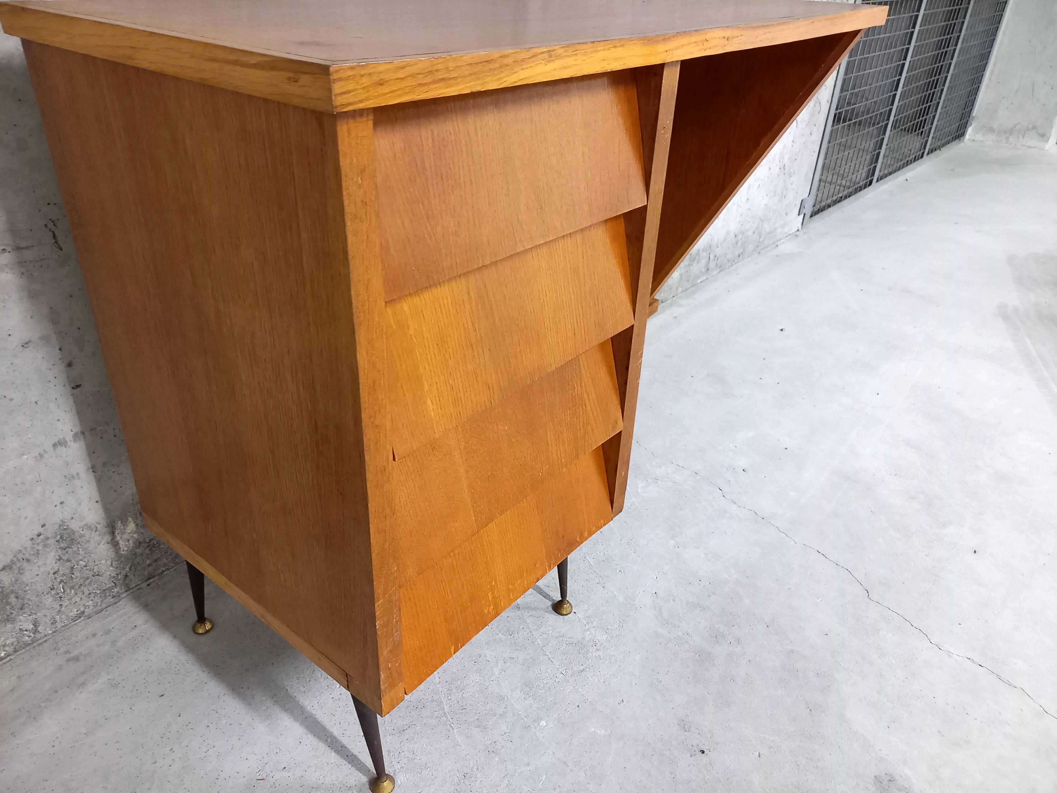 Bureau vintage design en bois clair années 50 60