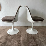 Pair of tulip chairs by Eero Saarinen, Knoll 80