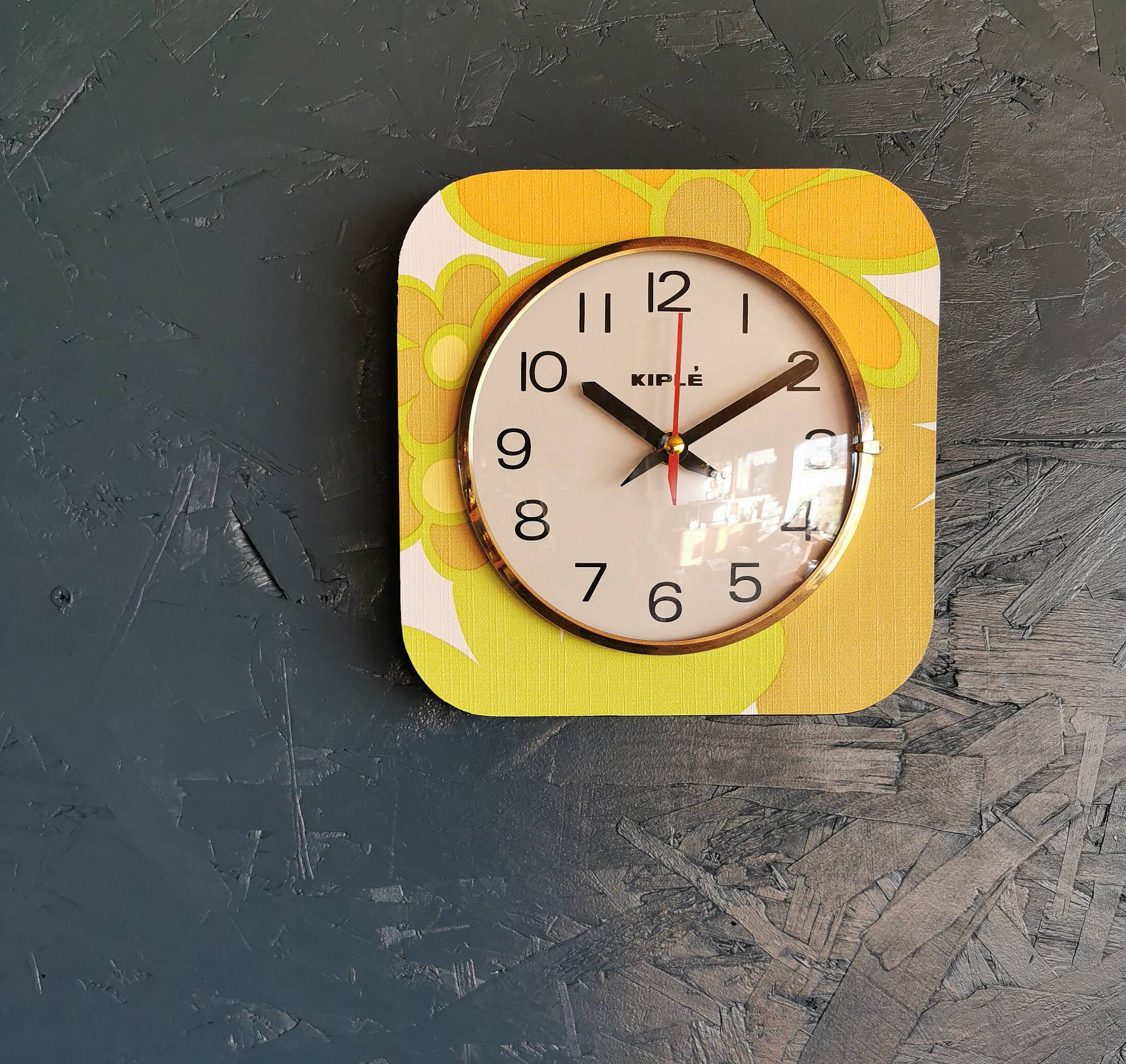 Vintage silent wall pendulum clock from the 60s square "Kiulé flowers"