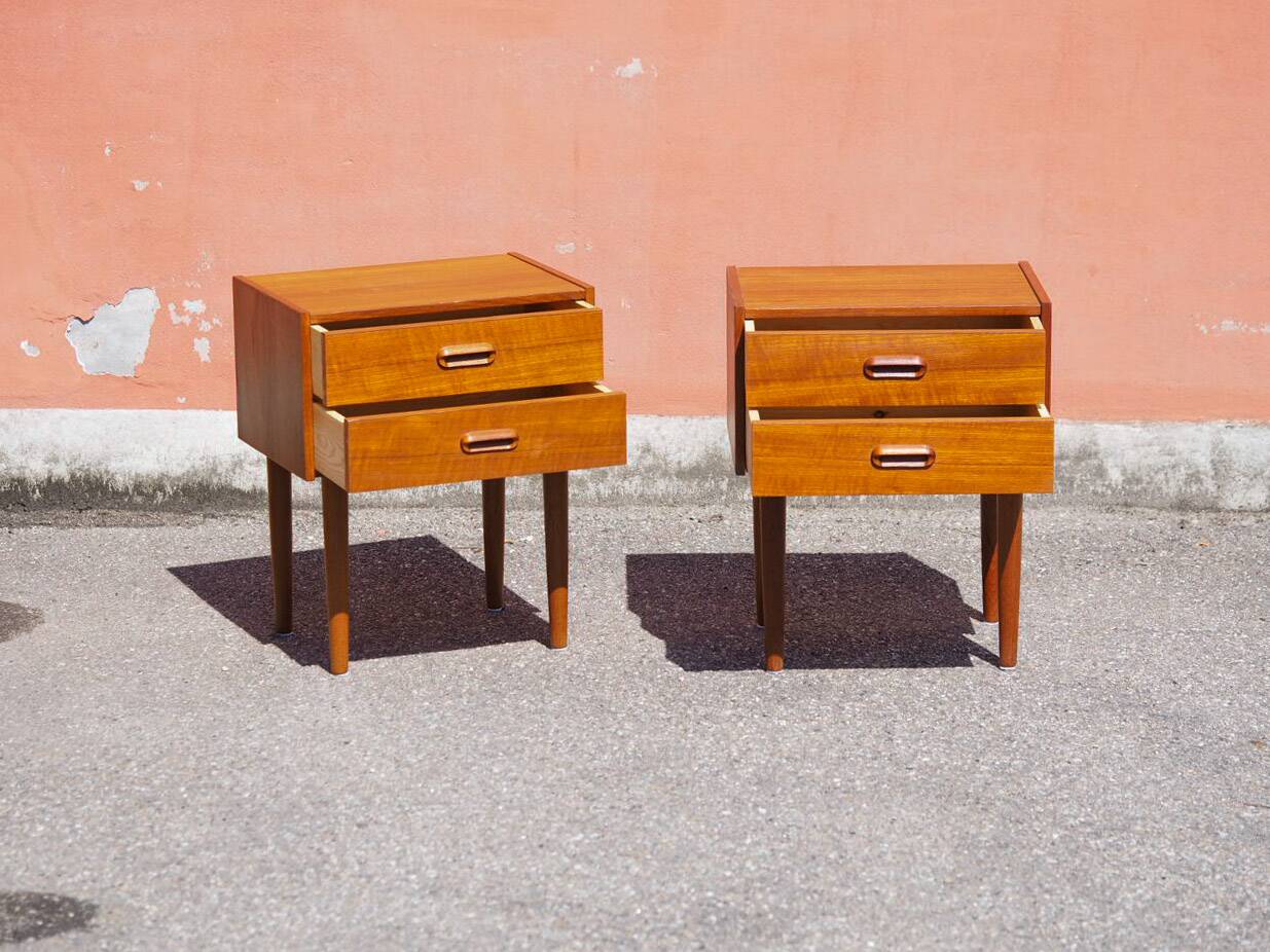 Pair of 2 vintage Danish bedside tables from the 1960s, in teak.