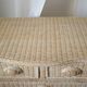 Commode en osier beige vintage