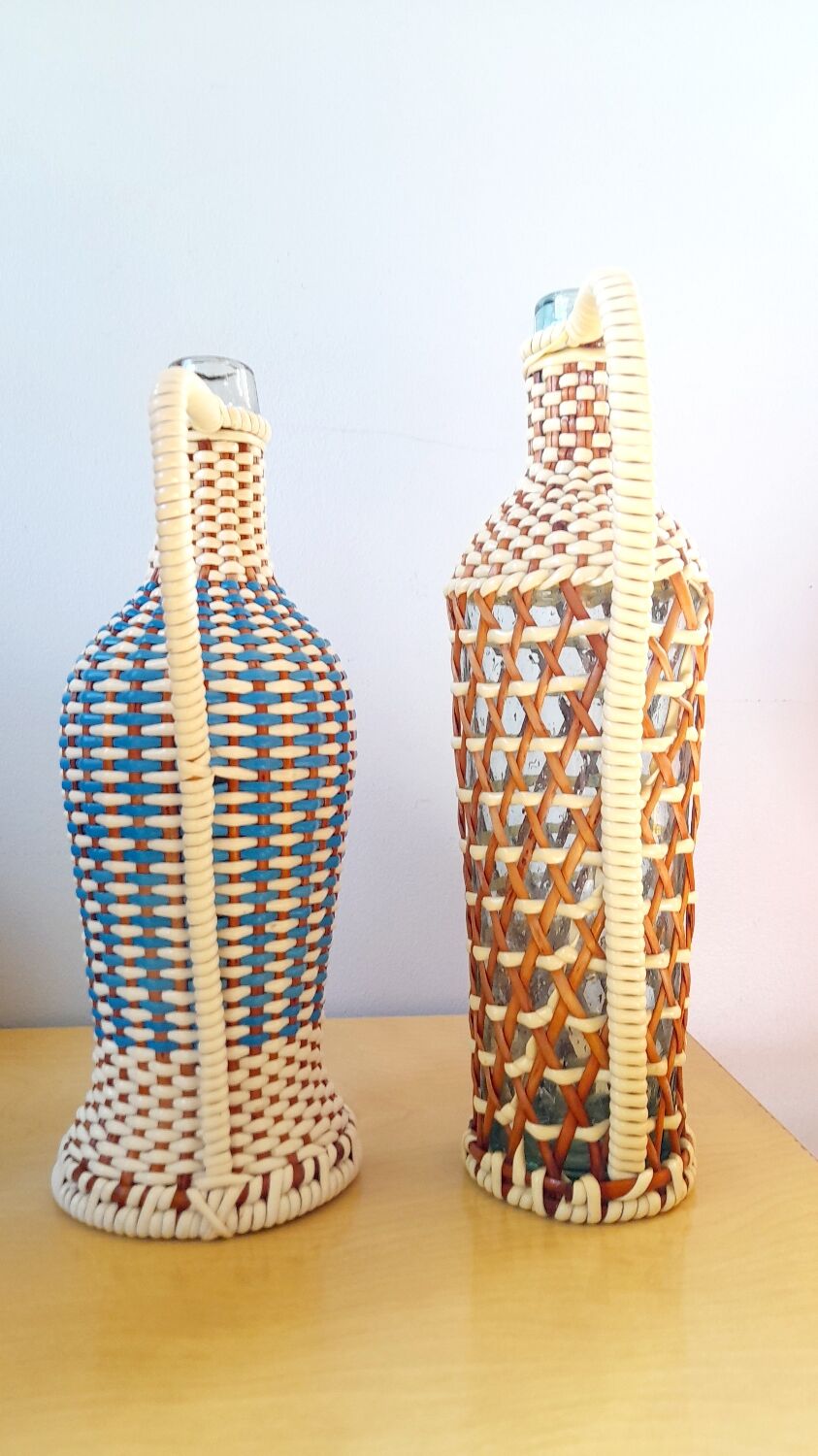 Bouteilles scoubidous 60s