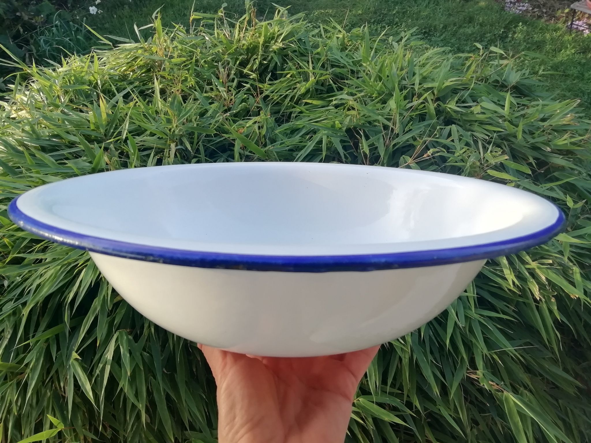 Bassine en tôle émaillée