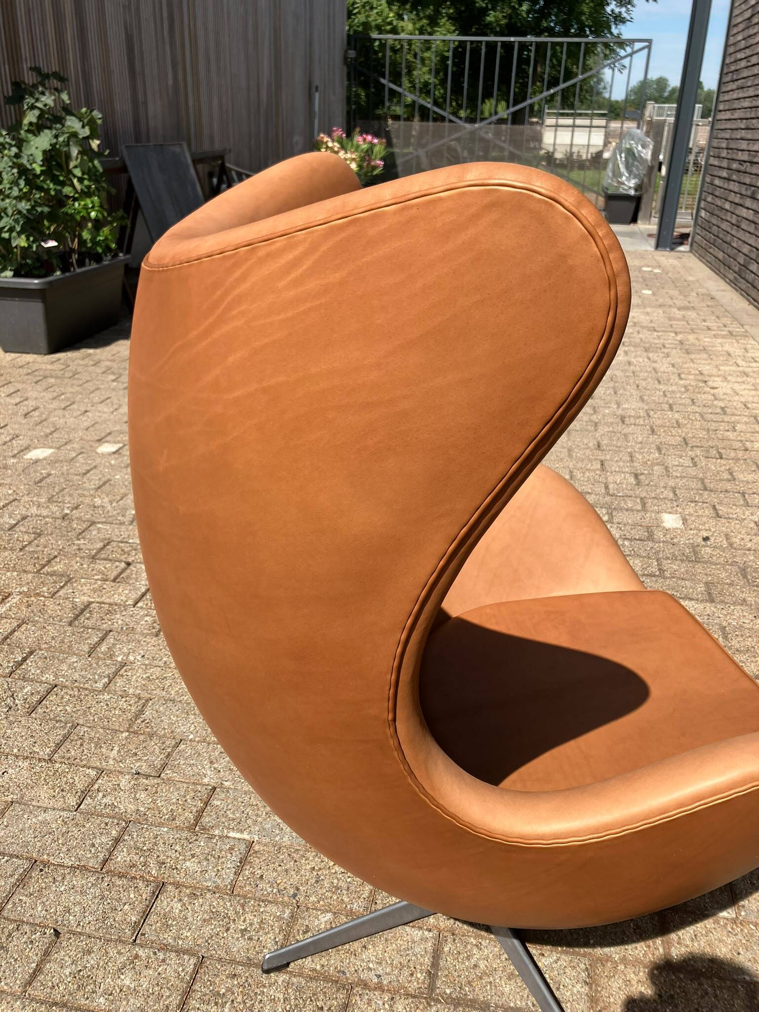 Fritz Hansen Egg Chair 07-'63 Cognac Camel vintage leather NEW CONDITION!!