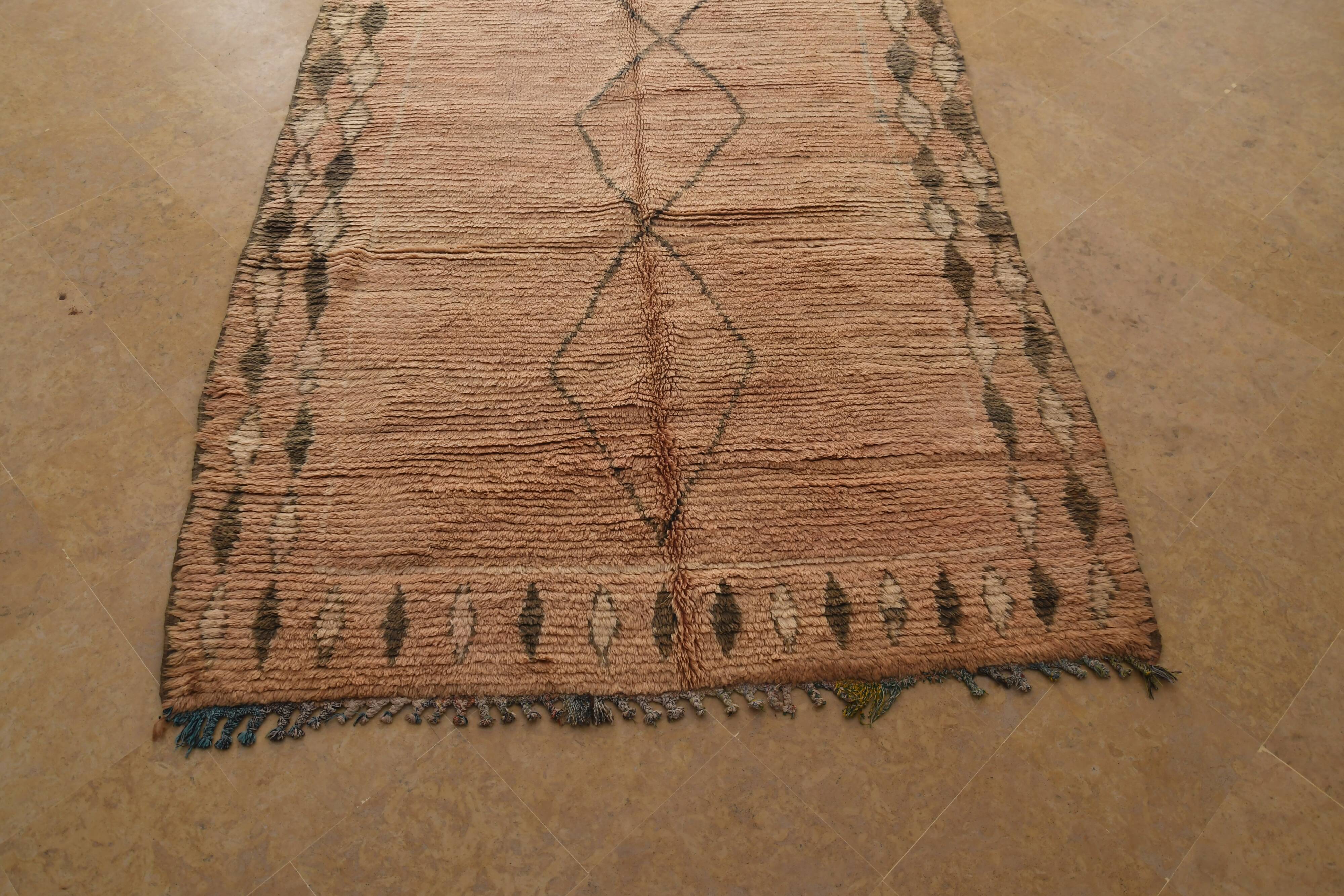 Moroccan Berber rug Boujaad vintage 306 x 170 cm