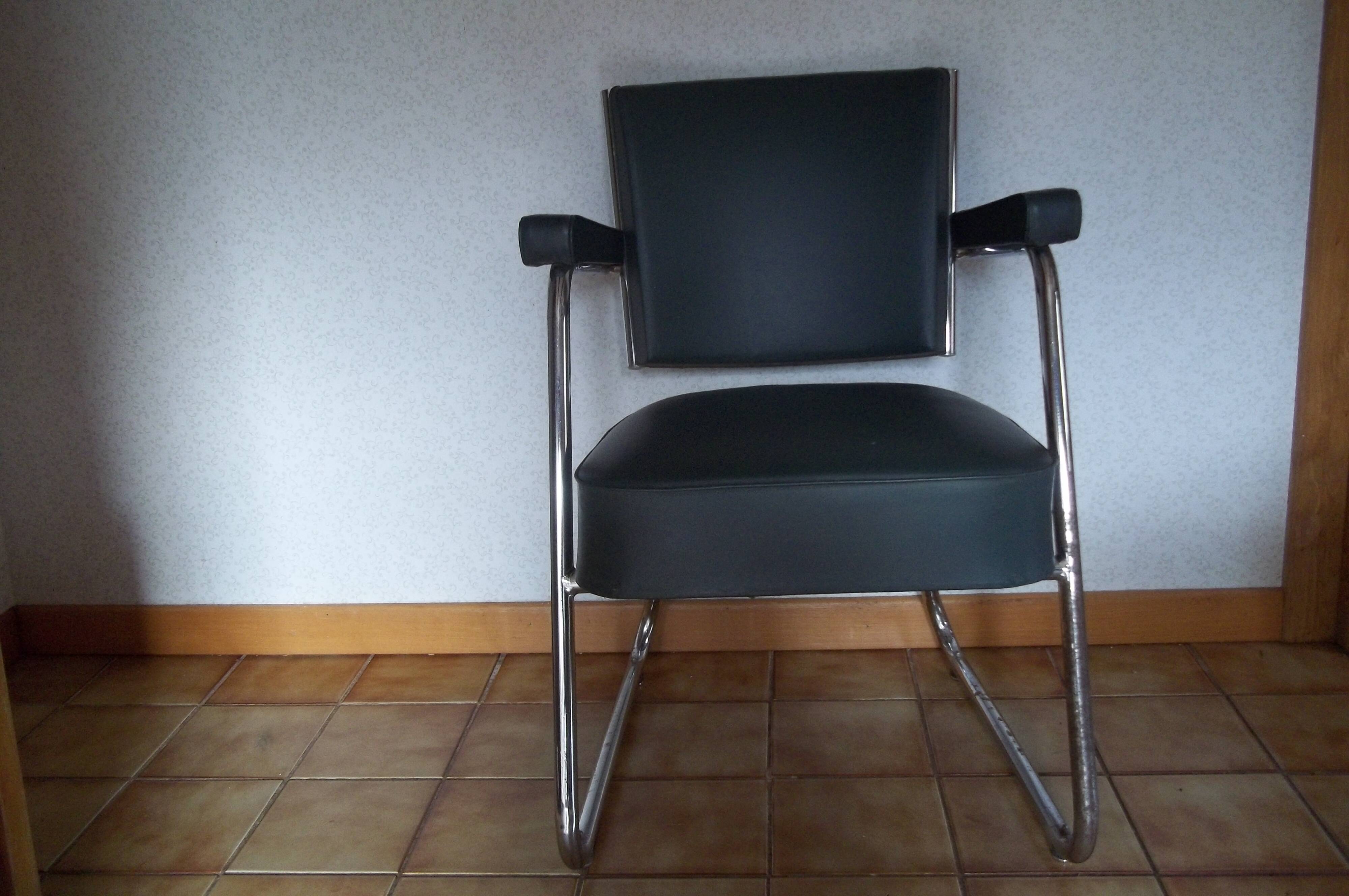 Roneo industrial office chair in green faux leather with vintage chrome from the 1950s.