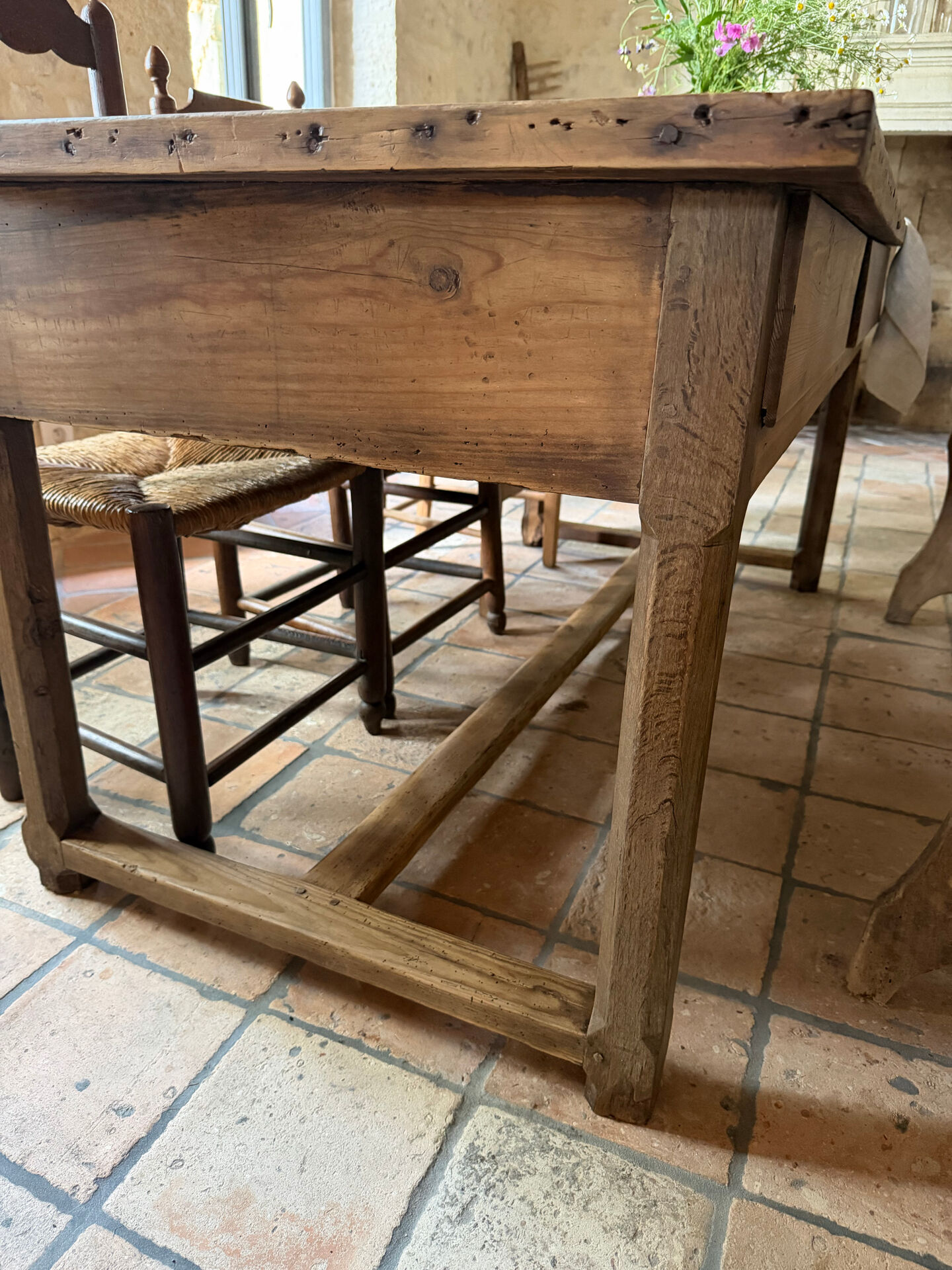 Central island or farmhouse table