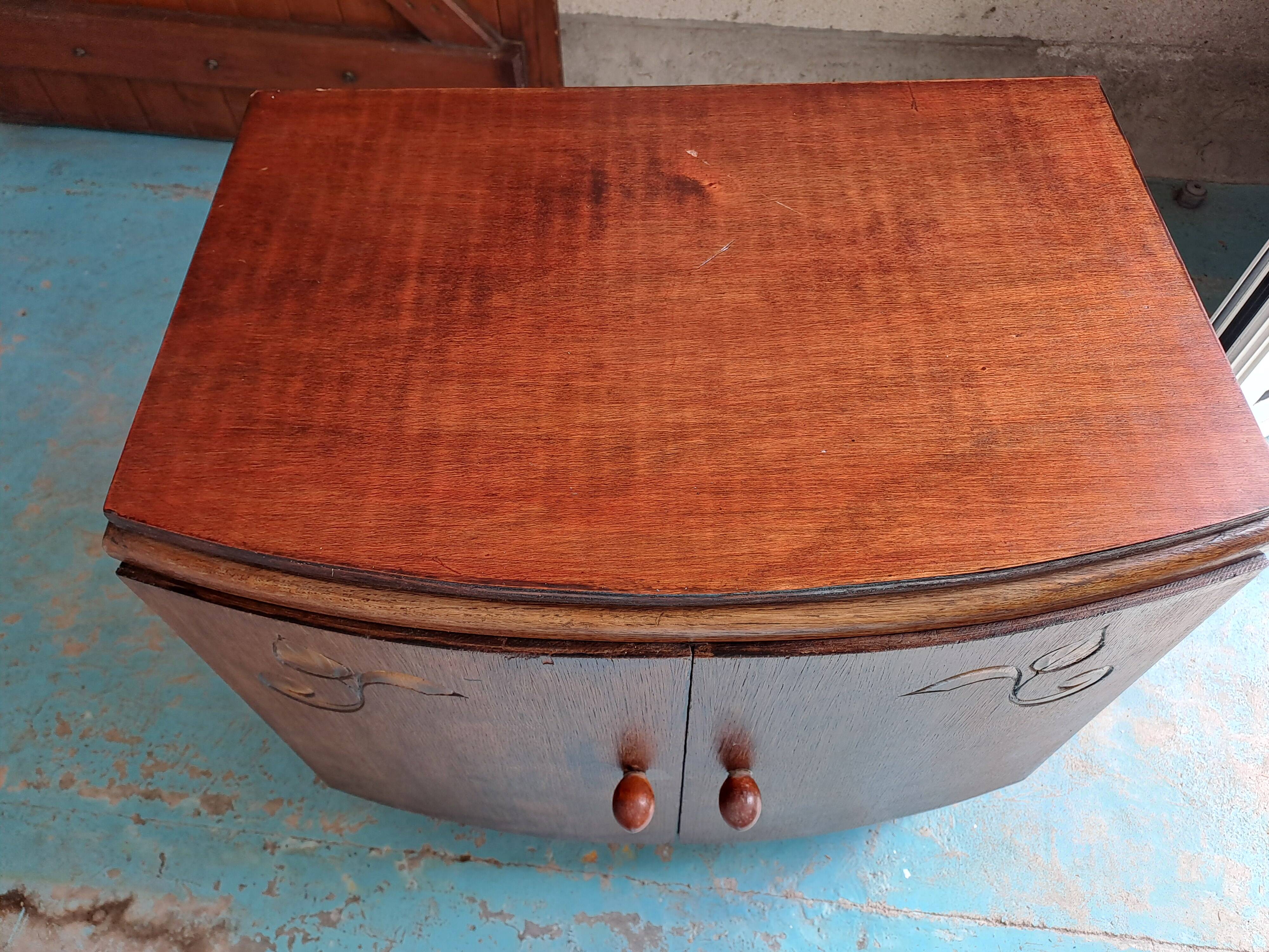 2-section nightstand