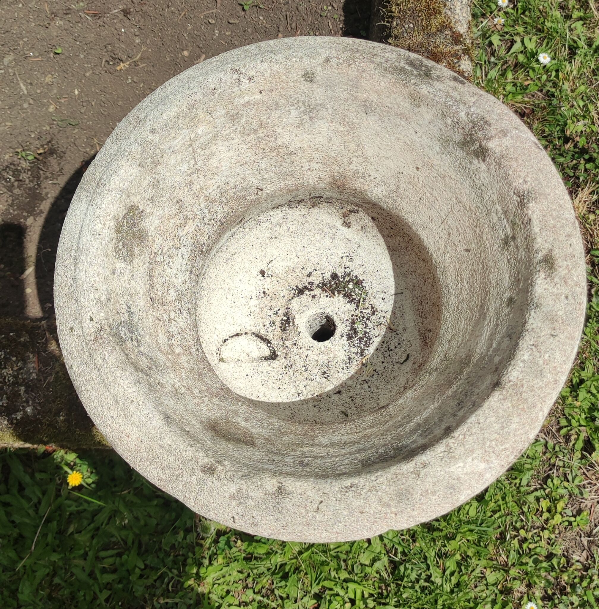 Médicis in reconstituted stone