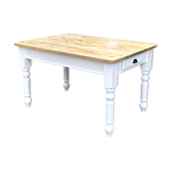 Table wood turned feet